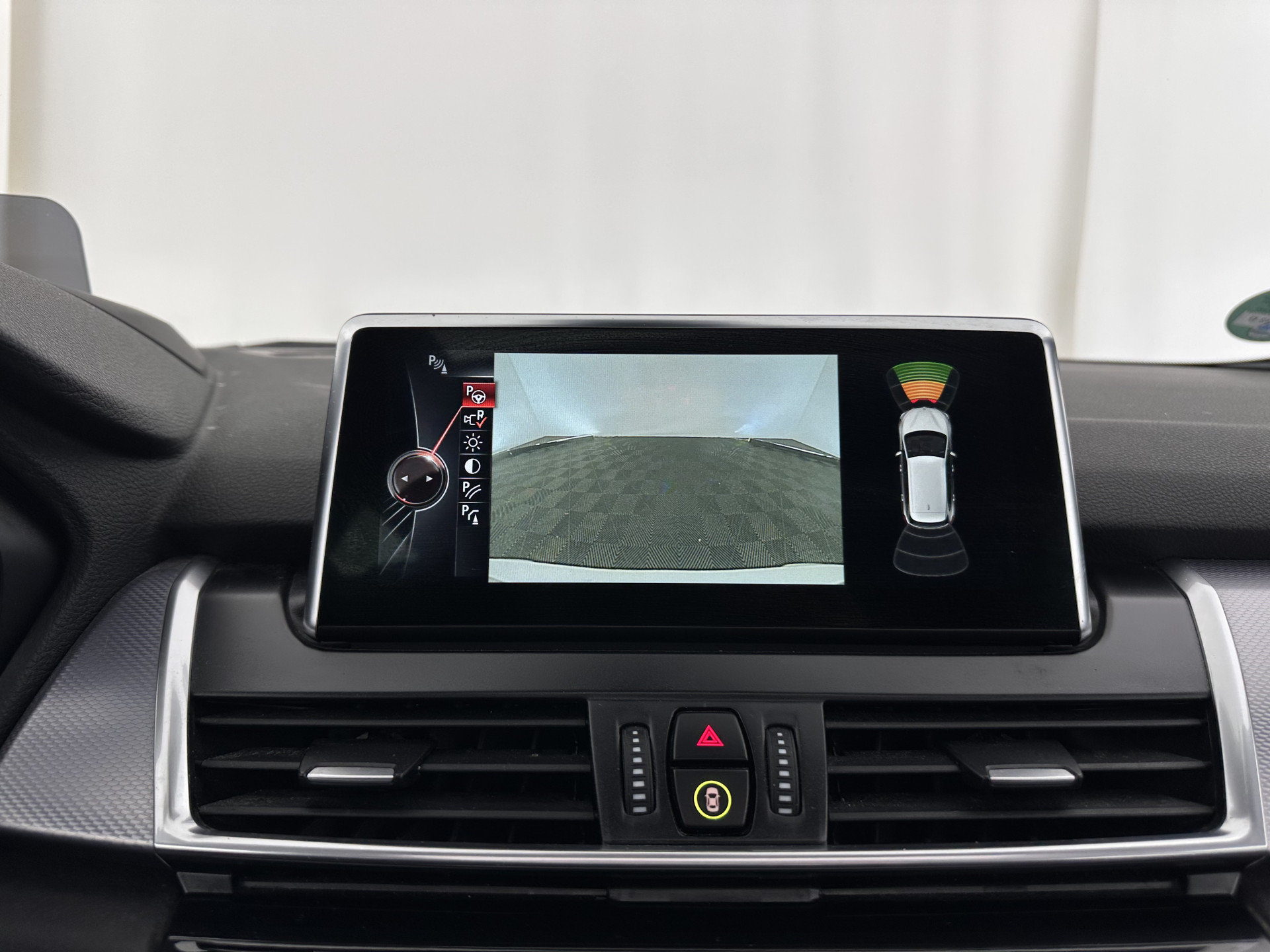 BMW 2-serie Active Tourer 225xe M-Sportpack iPerformance Centennial High Executiv (INCL-BTW) Aut. *PANO | HEAD-UP | LEATHER | FULL-LED | CAMERA | NAVI-FULLMAP | HEATED-SPORTSEATS | KEYLESS | ECC | PDC | CRUISE | 17''ALU*