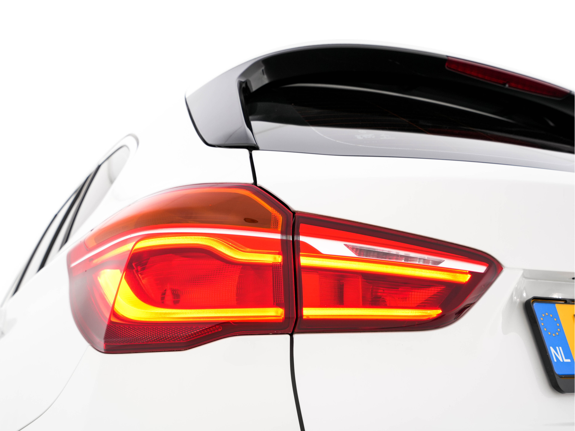 BMW X1 sDrive16d Centennial High Executive *LUXURY-LEATHER | NAVI-FULLMAP | HIFI-SOUND | FULL-LED | HEAD-UP | DAB | PRIVACY-GLASS | ECC | PDC | CRUISE | HEATED-COMFORTSEATS | TOWBAR | KEYLESS | 17"ALU*