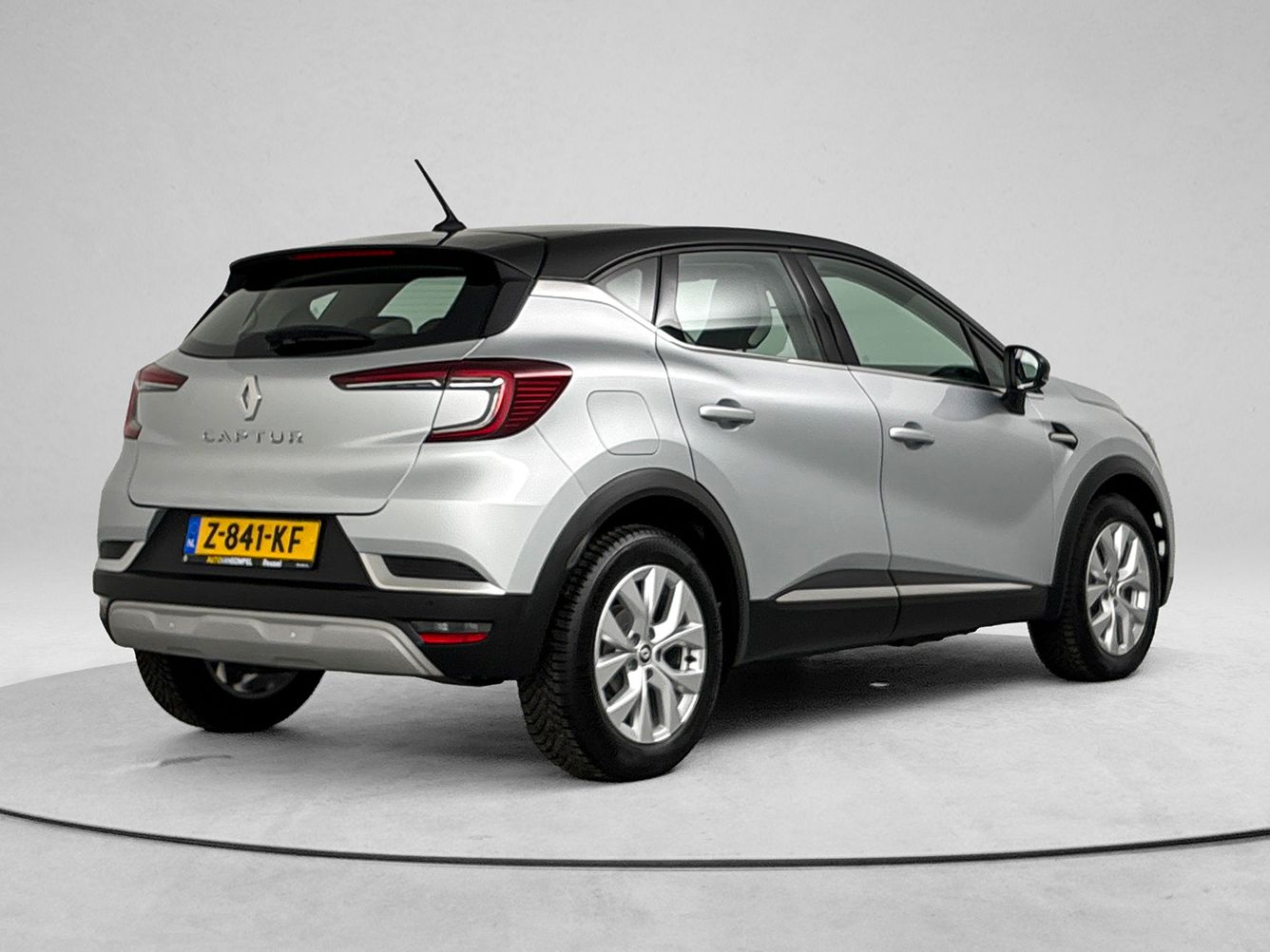 Renault Captur 1.3 TCe 140PK Zen | DEALER ONDERHOUDEN | CLIMAT CONTROL | CARPLAY | PARK. SENSOREN | LM VELGEN