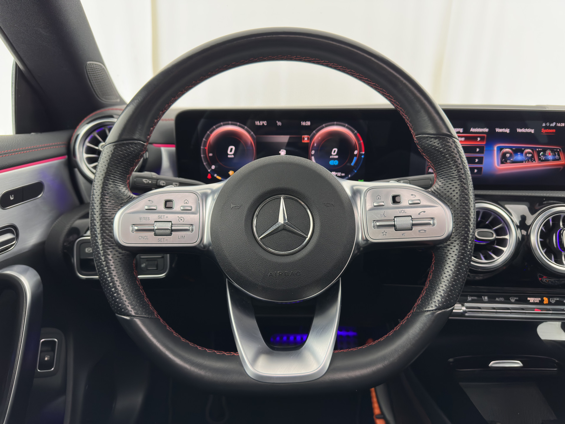 Mercedes-Benz CLA-klasse Shooting Brake 250 e Business Solution AMG Limited (INCL.BTW) *PANO | LEATHER-MICROFIBRE | MULTIBEAM-LED | AMBIENT-LIGT | BLIND-SPOT | HEATED-SPORTSEATS | WIDE-SCREEN-DIGICOCKPIT | DAB+ | NAVI-FULLMAP | CAMERA | PRIVACY-GLASS |  1