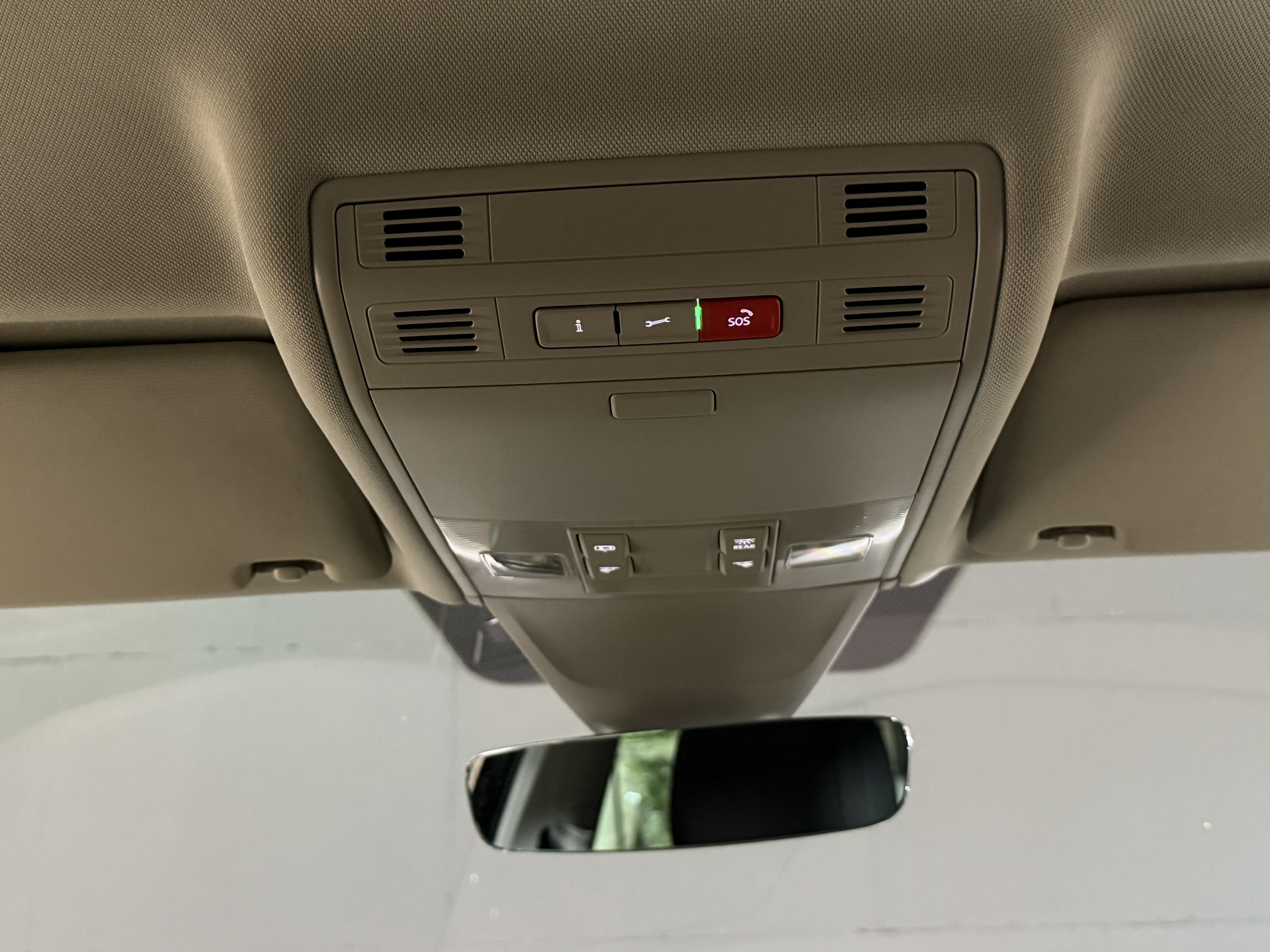 Volkswagen Tiguan 1.4 TSI eHybrid R-Line Business+ | Camera | Stoelverwarming | Dodehoeksensoren