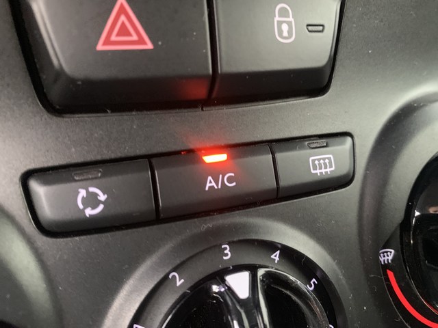 Peugeot 208 1.0 - V E R K O C H T