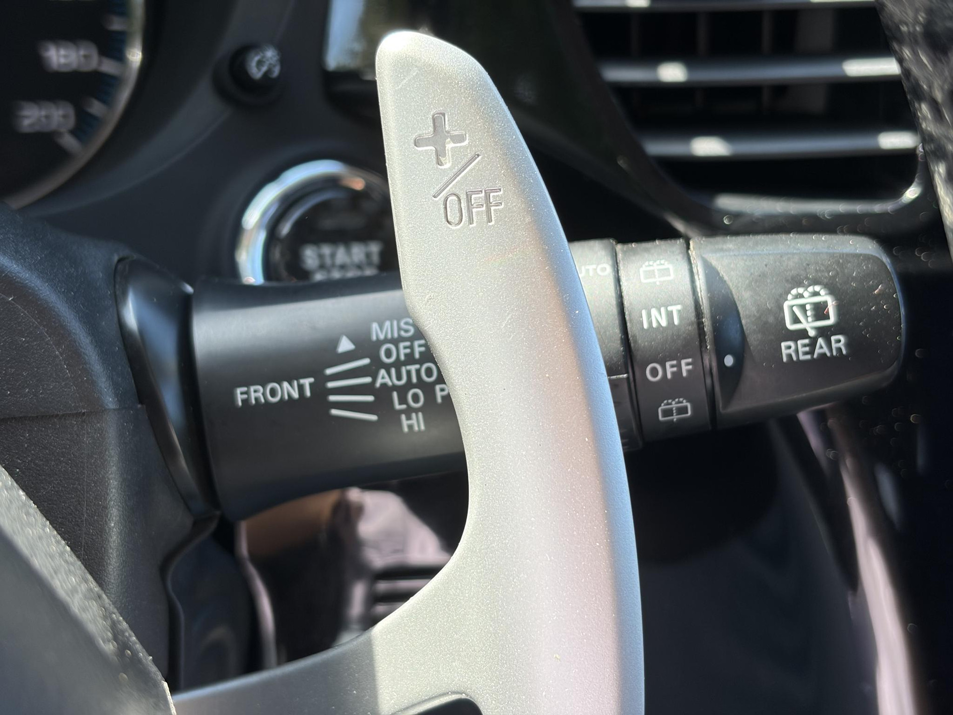 Mitsubishi Outlander 2.0 PHEV Business Edition SOH 73%,Trekhaak,Navi,Camera,Keyless,Halfleder,Clima,Cruise,Lm velgen,N.A.P,Apk tot 04-2027
