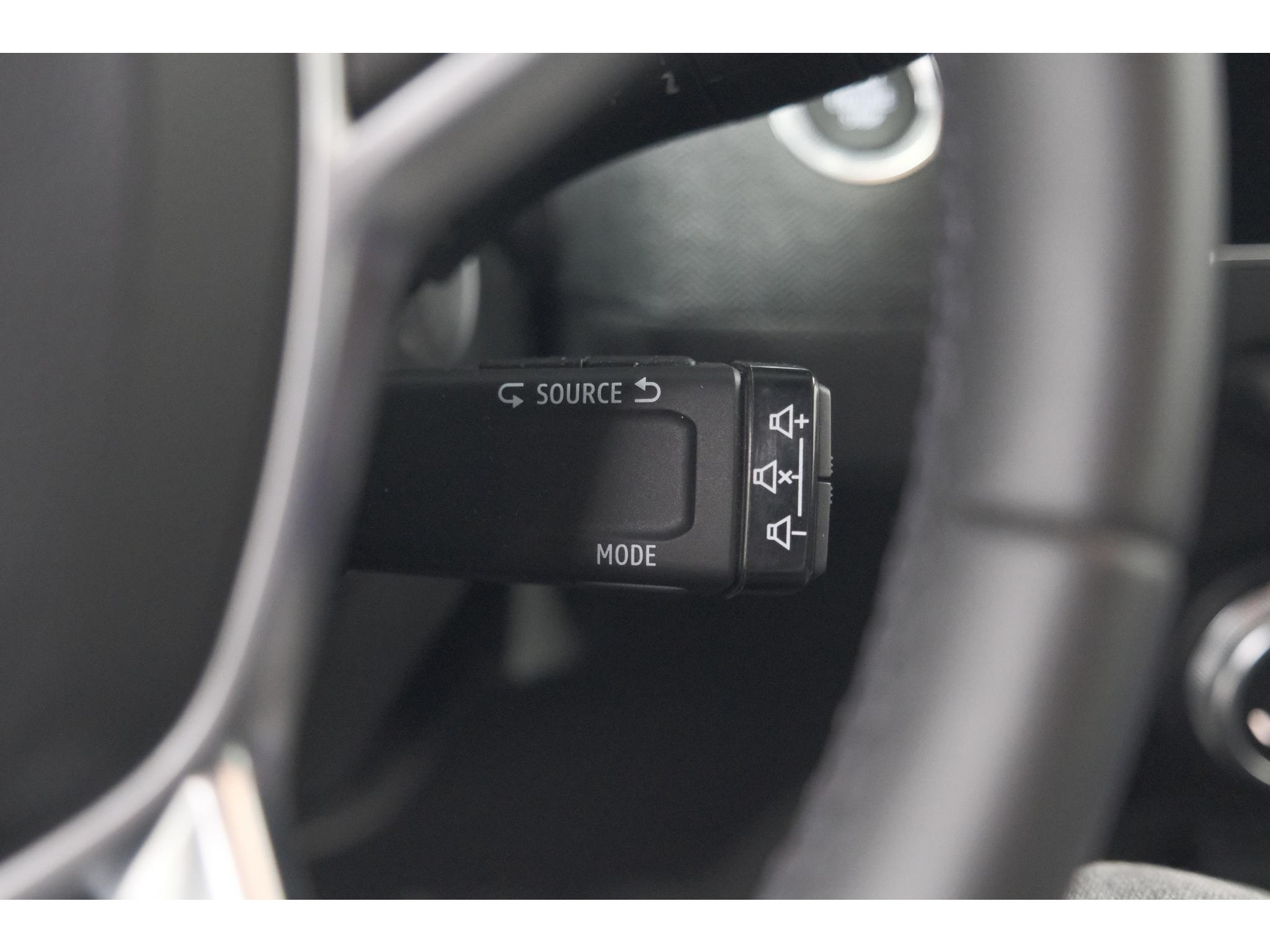 Renault Clio TCe 90 GPF techno | 360 Camera | Dodehoekdetectie | Adaptieve Cruise Control