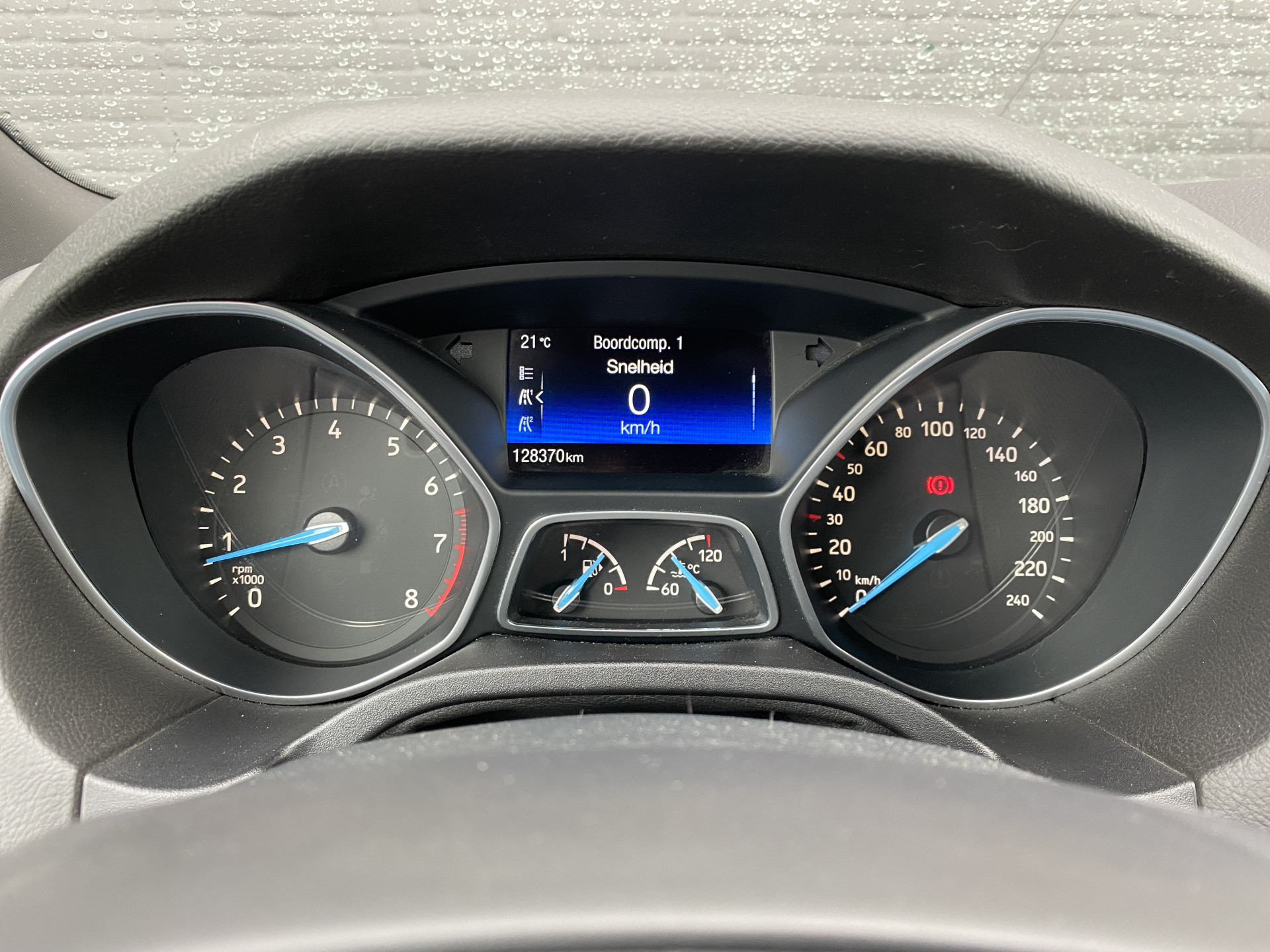Ford Focus 1.5 ST-Line 150 pk | navigatie | cruise control | trekhaak | all season banden | carplay | parkeersensoren