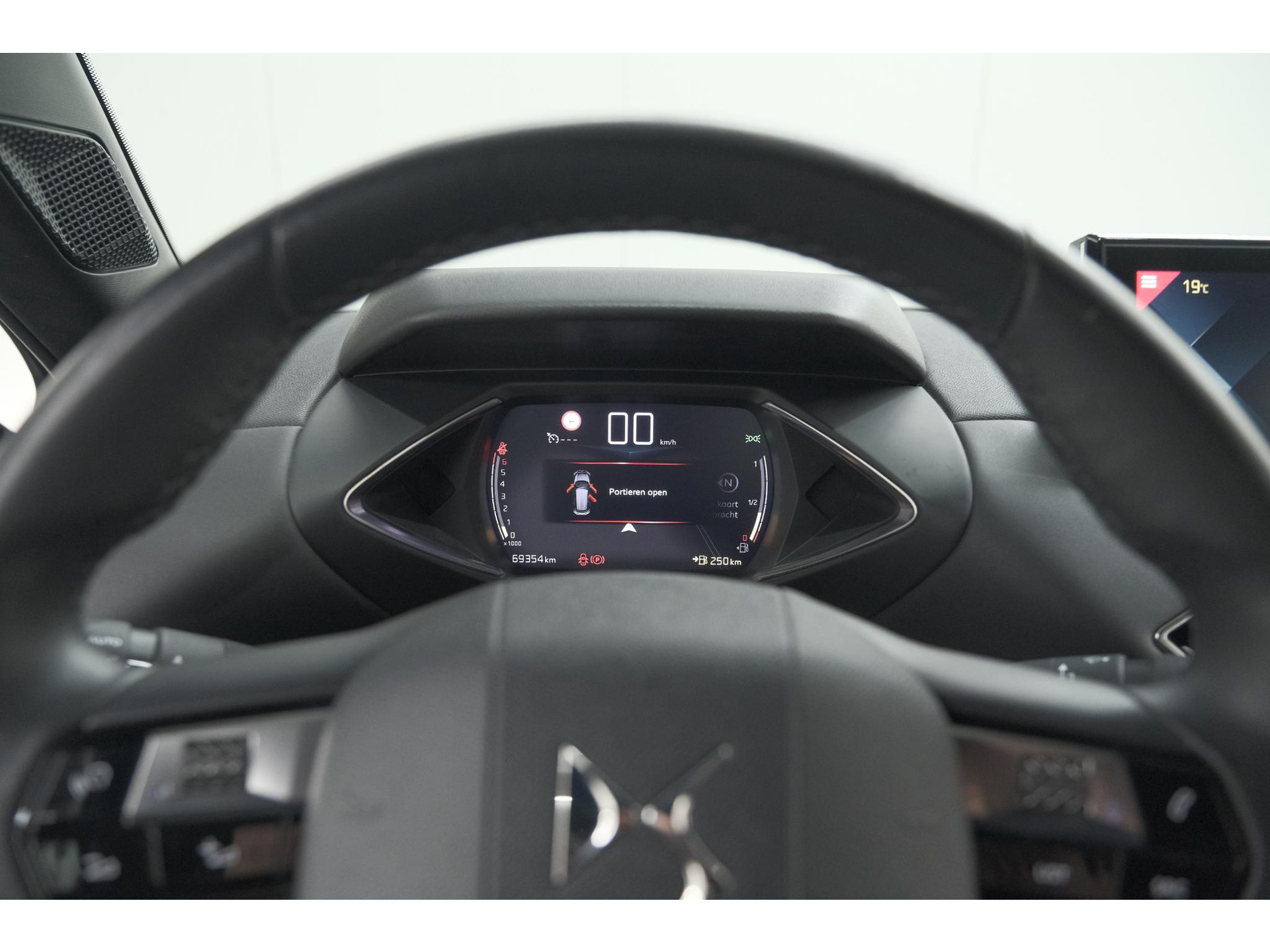 DS 3 Crossback PureTech 100 Montmartre | Parkeersensoren | Apple Carplay | Allseason Banden | Navigatie | Climate Control