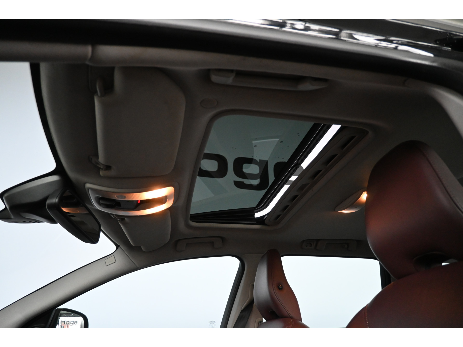 Volvo V70 1.6 T4 Limited Edition Automaat Clima Navigatie Schuif/Kanteldak Goed Onderhouden! Inruil Mogelijk!