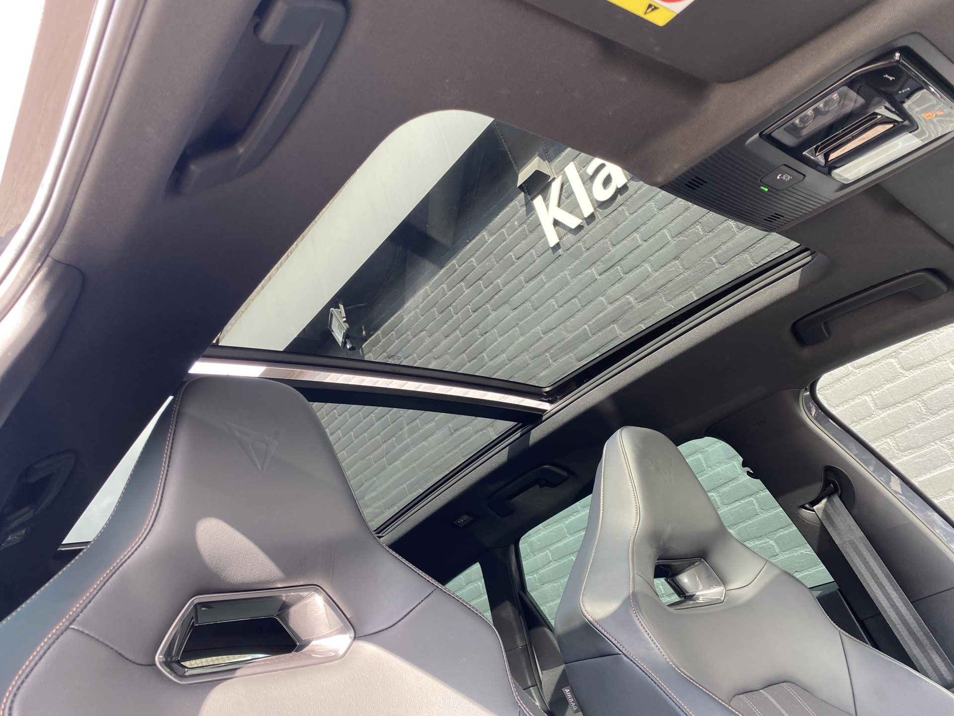 CUPRA Leon Sportstourer 1.4 e-Hybrid VZ Performance 245 pk | 1e eigenaar | dealer onderh. | panoramadak | elektr. a. klep | kuipstoelen