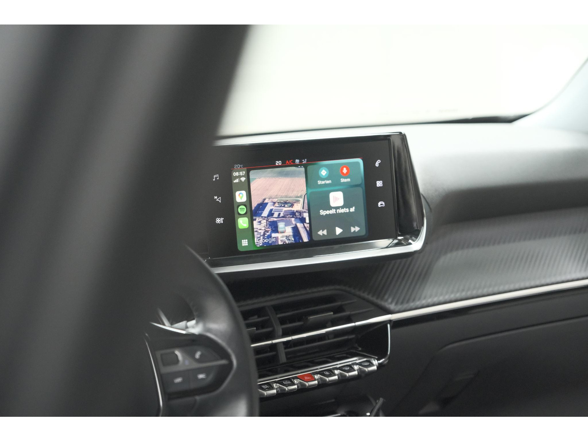 Peugeot 2008 PureTech 130 EAT8 Allure | Trekhaak | Camera | Navigatie | Apple Carplay