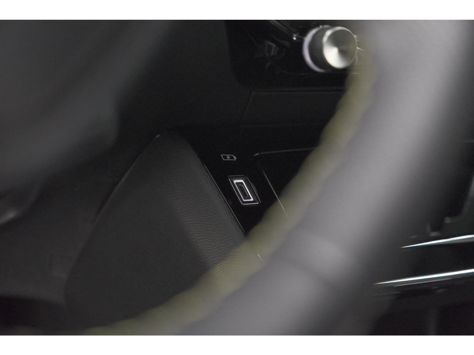 Peugeot 208 1.2 Hybrid 145 e-DCS6 GT | Alcantara Pakket | Camera | Apple Carplay | Stoelverwarming
