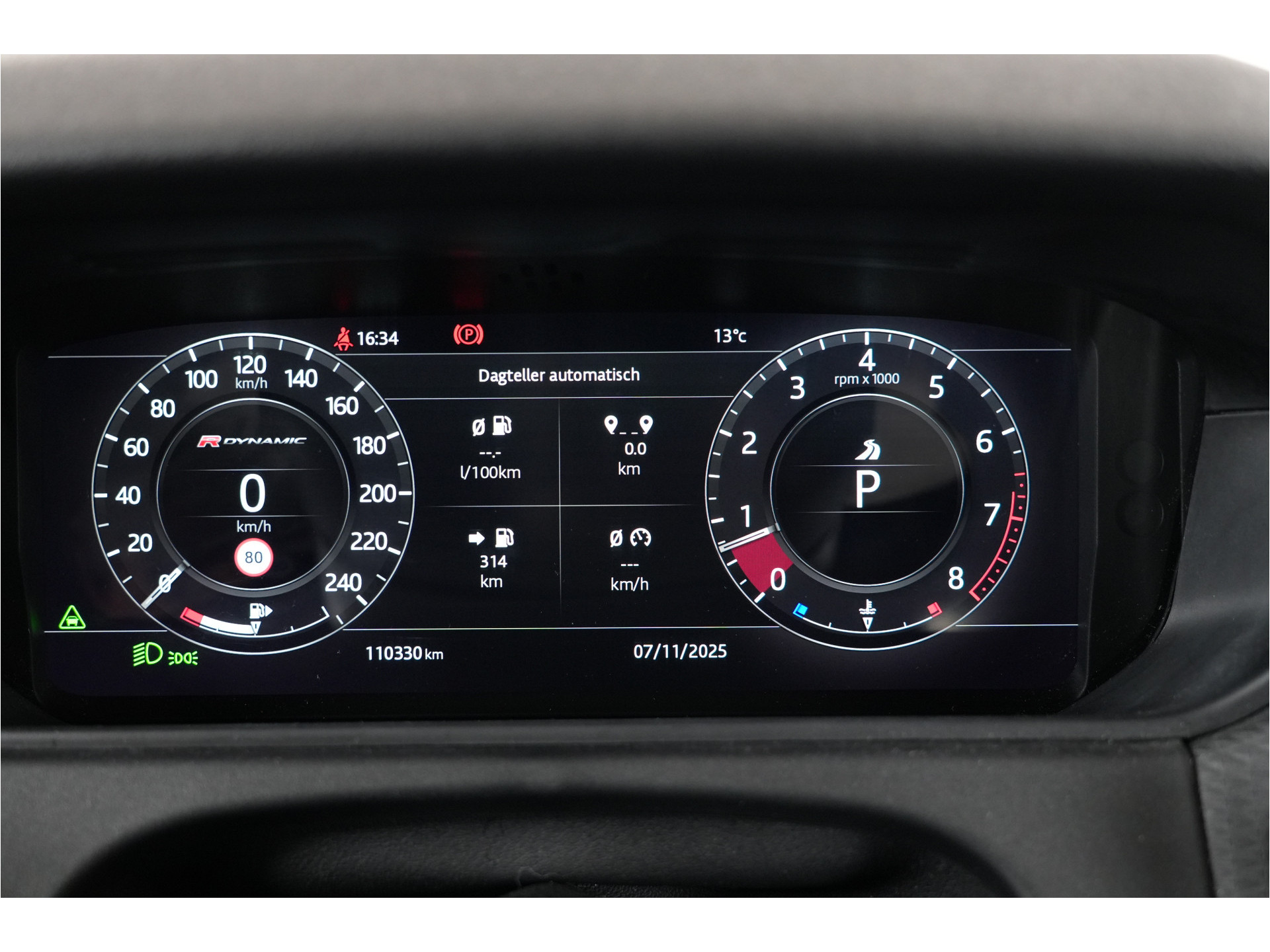 Land Rover Range Rover Velar 2.0 I4 Turbo 300 pk AWD R-Dynamic SE | Pano | Trekhaak | El. Stl. verst. | Massage | Leder | Inparkeer |e | Stl. verw. |