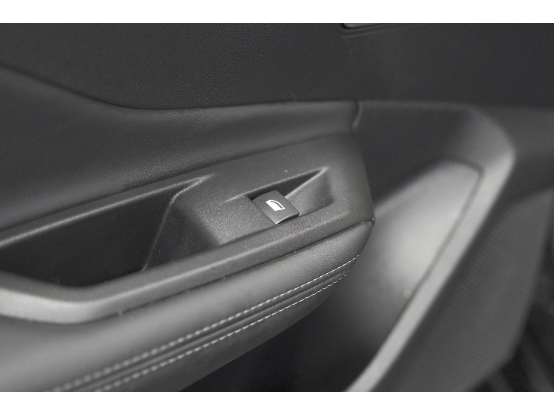 Peugeot 308 PureTech 130 Allure | Camera | Navigatie | Parkeersensoren | Apple CarPlay