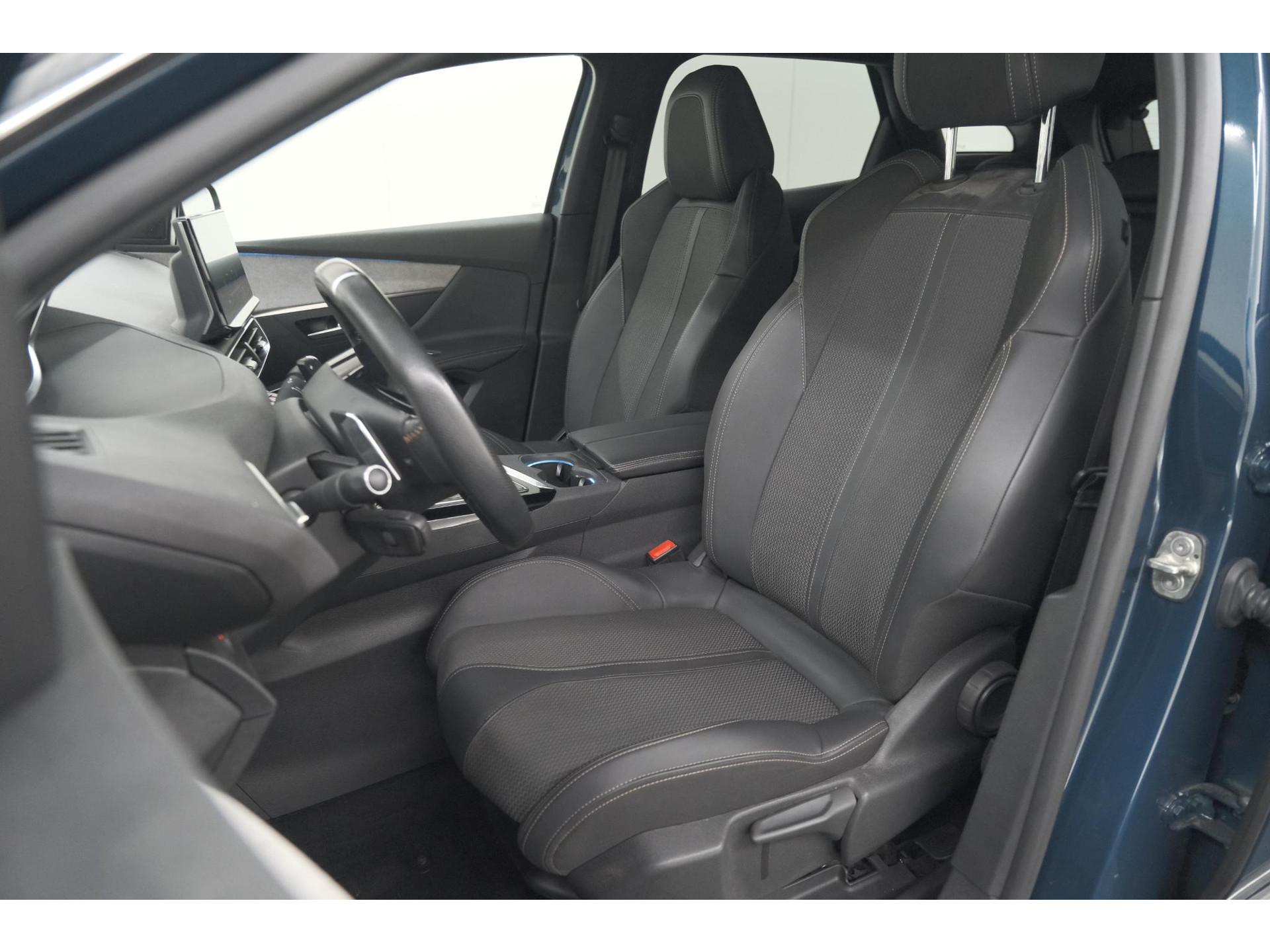 Peugeot 3008 PureTech 130 EAT8 GT | Adaptieve Cruise Control | Elektronische Kofferklep | Camera | Dodehoekdetectie