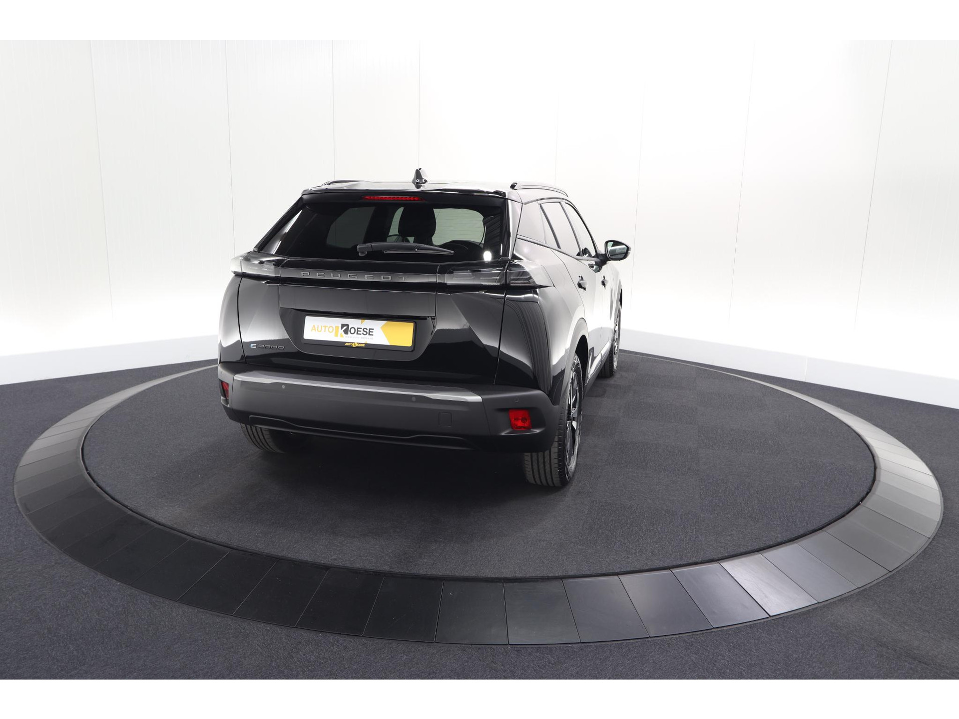 Peugeot e-2008 EV Allure 54 kWh | 11 KW Lader | Warmtepomp | Apple Carplay | Parkeersensoren