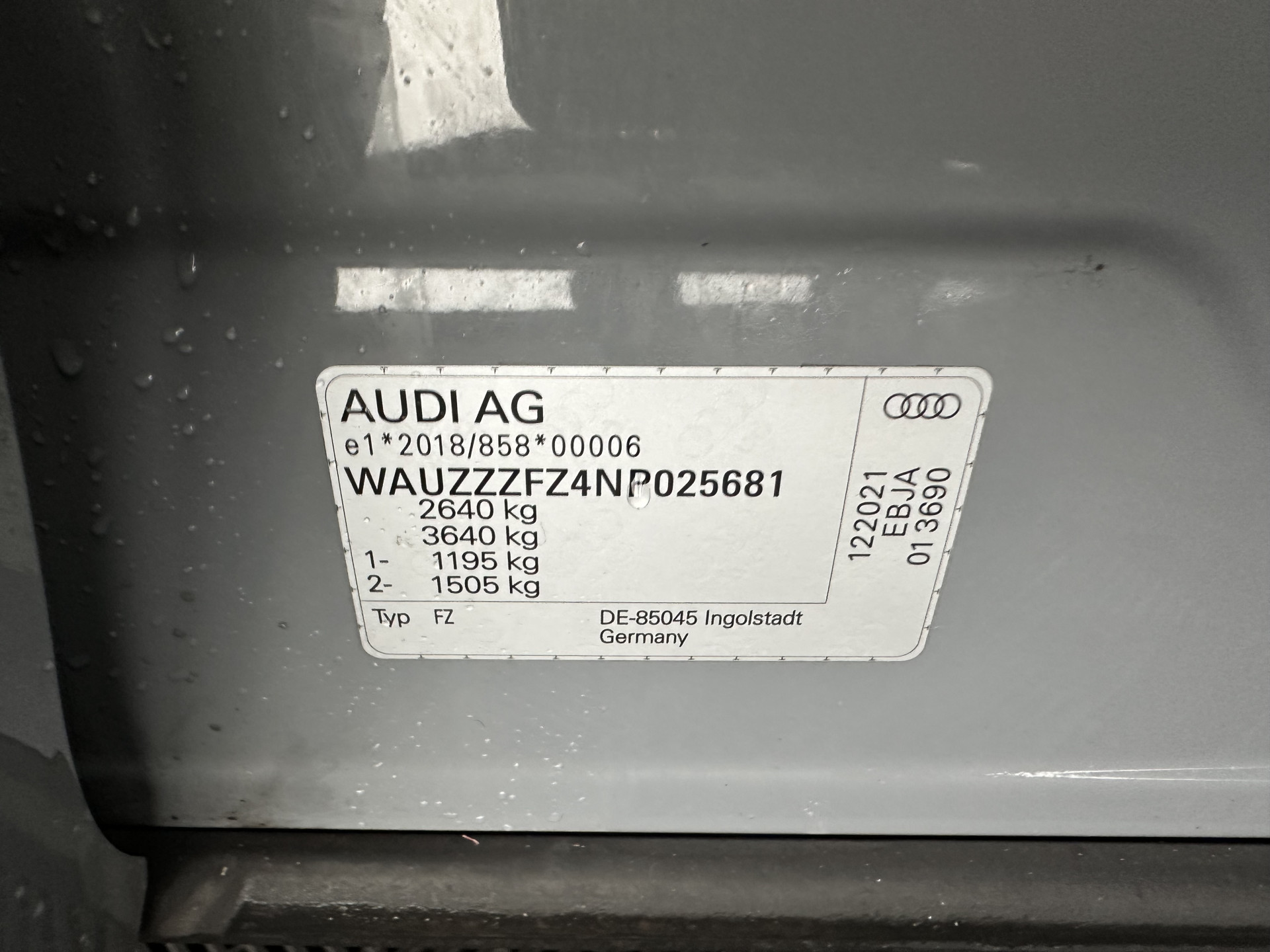 Audi Q4 e-tron 40 S-edition 77 kWh [ 3-Fase-11kW ] {SOH-89%} (INCL-BTW) *HEATPUMP | LEATHER-FABRIC | MATRIX-LED | ADAPTIVE-CRUISE | HEATED-SPORTSEATS | AMBIENTLIGHT | DIGI-COCKPIT | CAMERA | KEYLESS | DAB+ | NAVI-FULLMAP | TOWBAR | PRIVACYGLASS | 20"AL