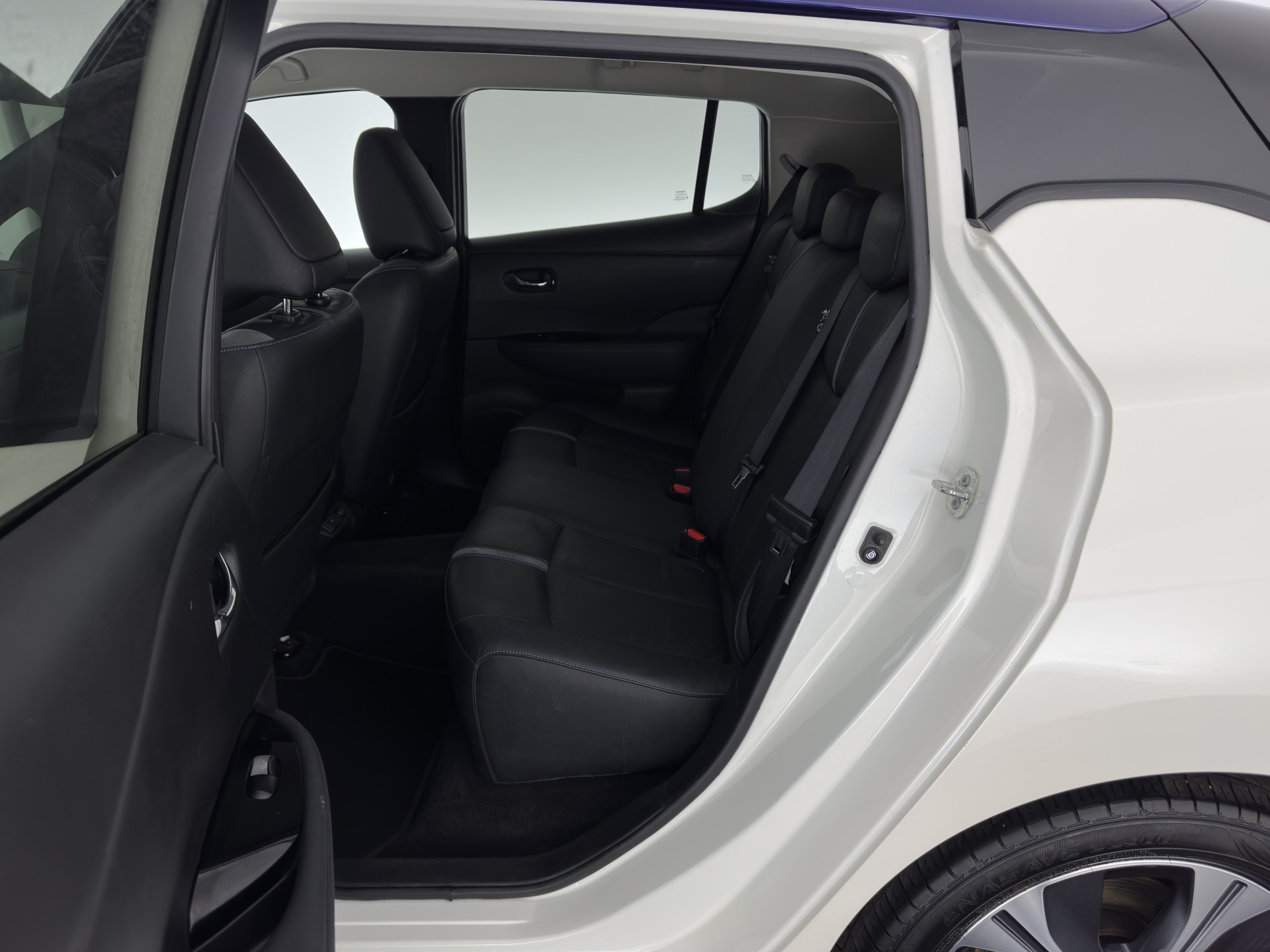 Nissan LEAF e+ Tekna 62 kWh {SOH-95%} (INCL-BTW) *Aut.*LEATHER-MICROFIBRE | FULL-LED | ADAPTIVE-CRUISE | BOSE-AUDIO | TOP-VIEW | DAB | KEYLESS | NAVI-FULLMAP | DAB | HEATED-COMFORTSEATS | BLIND-SPOT | PRIVACY-GLASS | 17''ALU*