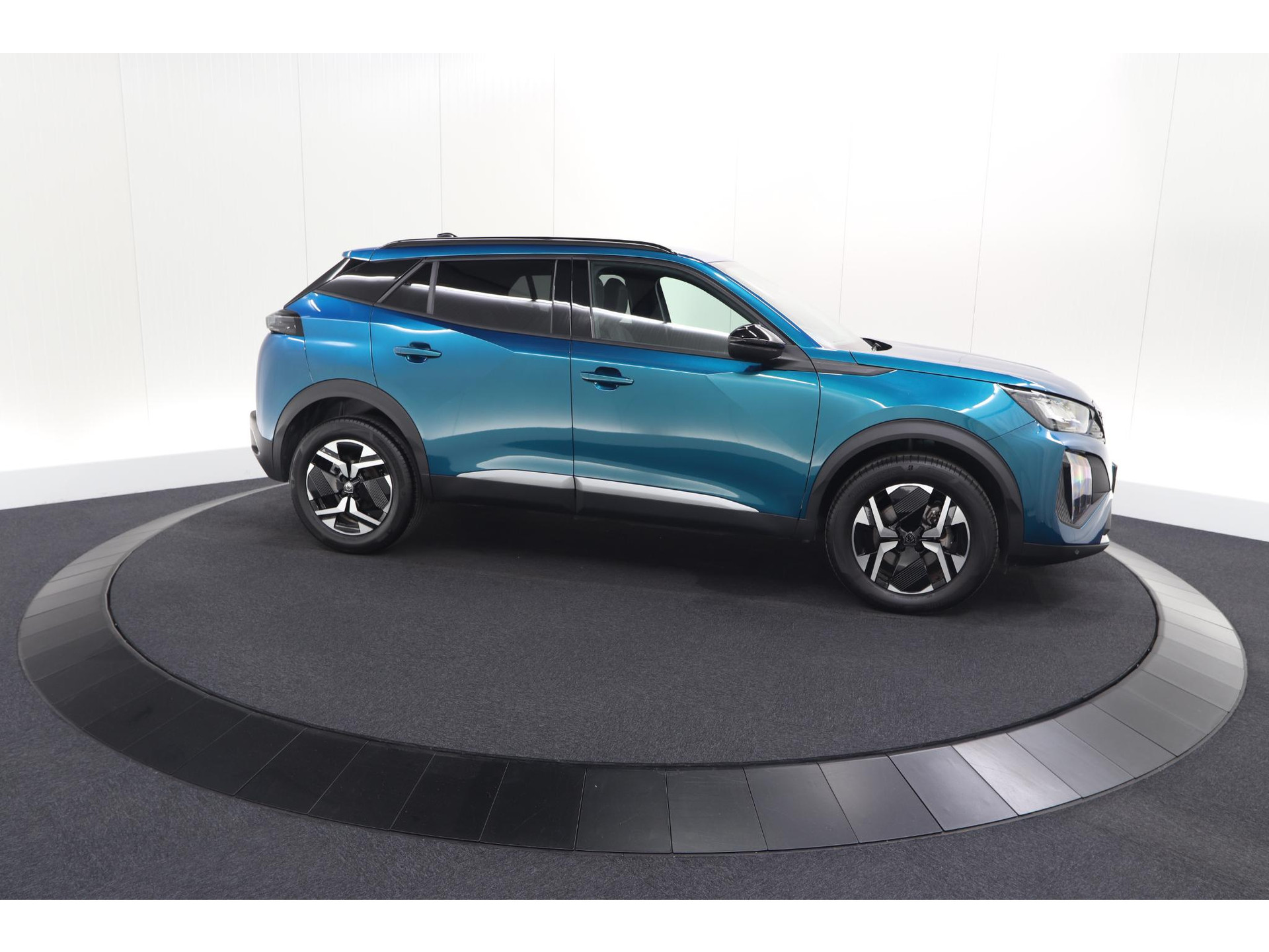 Peugeot 2008 1.2 Hybrid 145 Allure | Apple Carplay | Climate Control | Parkeersensoren Voor + Achter