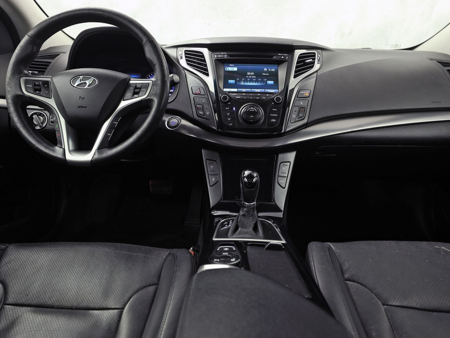 Hyundai i40 Wagon 2.0 GDI i-Catcher 177Pk Automaat (PANORAMADAK, NAVIGATIE, CAMERA, GETINT GLAS, STOELVERWARMING, ELEK SPORTSTOELEN, CRUISE, XENON, NIEUWSTAAT)