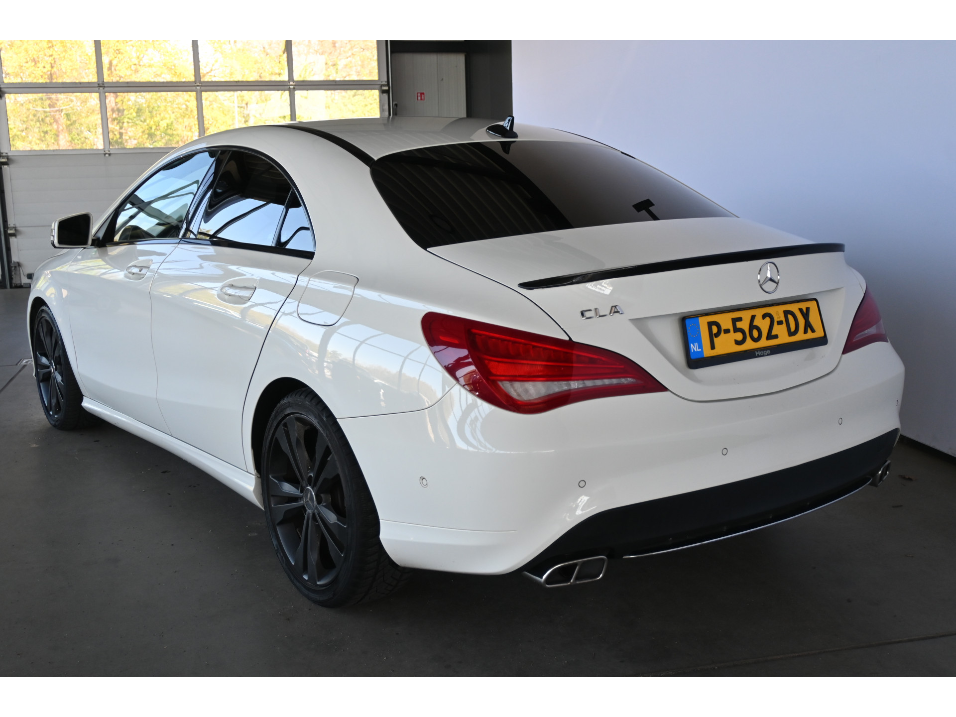 Mercedes-Benz CLA-klasse 200 Ambition Bi-Xenon Cruise Airco PDC Navigatie Inruil Mogelijk!