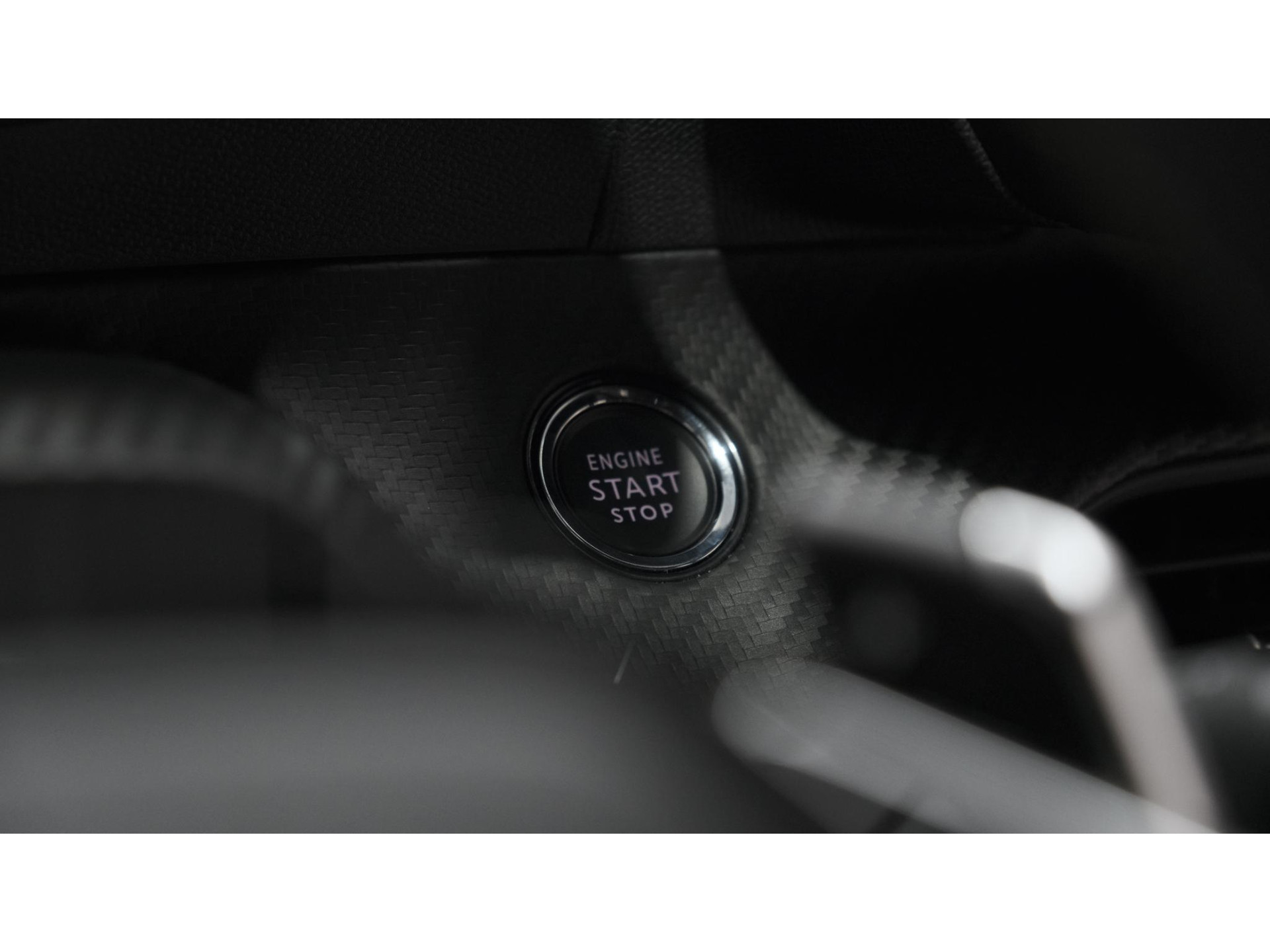 Peugeot 2008 PureTech 130 EAT8 GT | 360 Camera | Adaptieve Cruise Control | Dodehoekdetectie | Apple Carplay