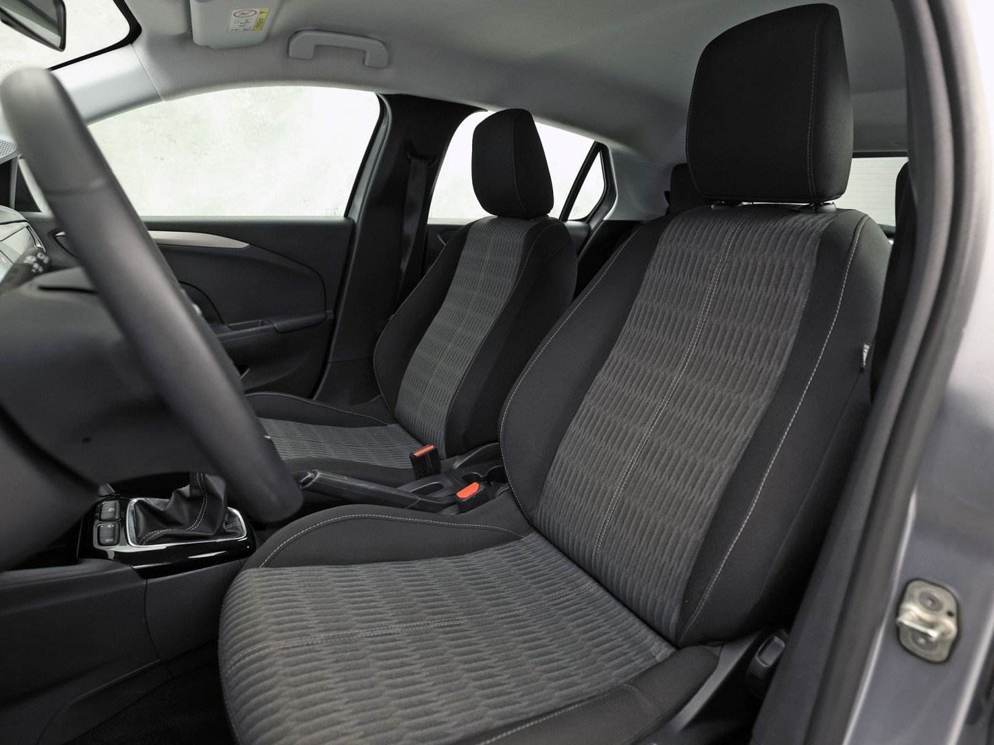 Opel Corsa 1.2 Sport (APPLE CARPLAY, GROOT NAVI, 360 CAMERA, SPORTSTOELEN, LM VELGEN, CRUISE, NIEUWSTAAT)