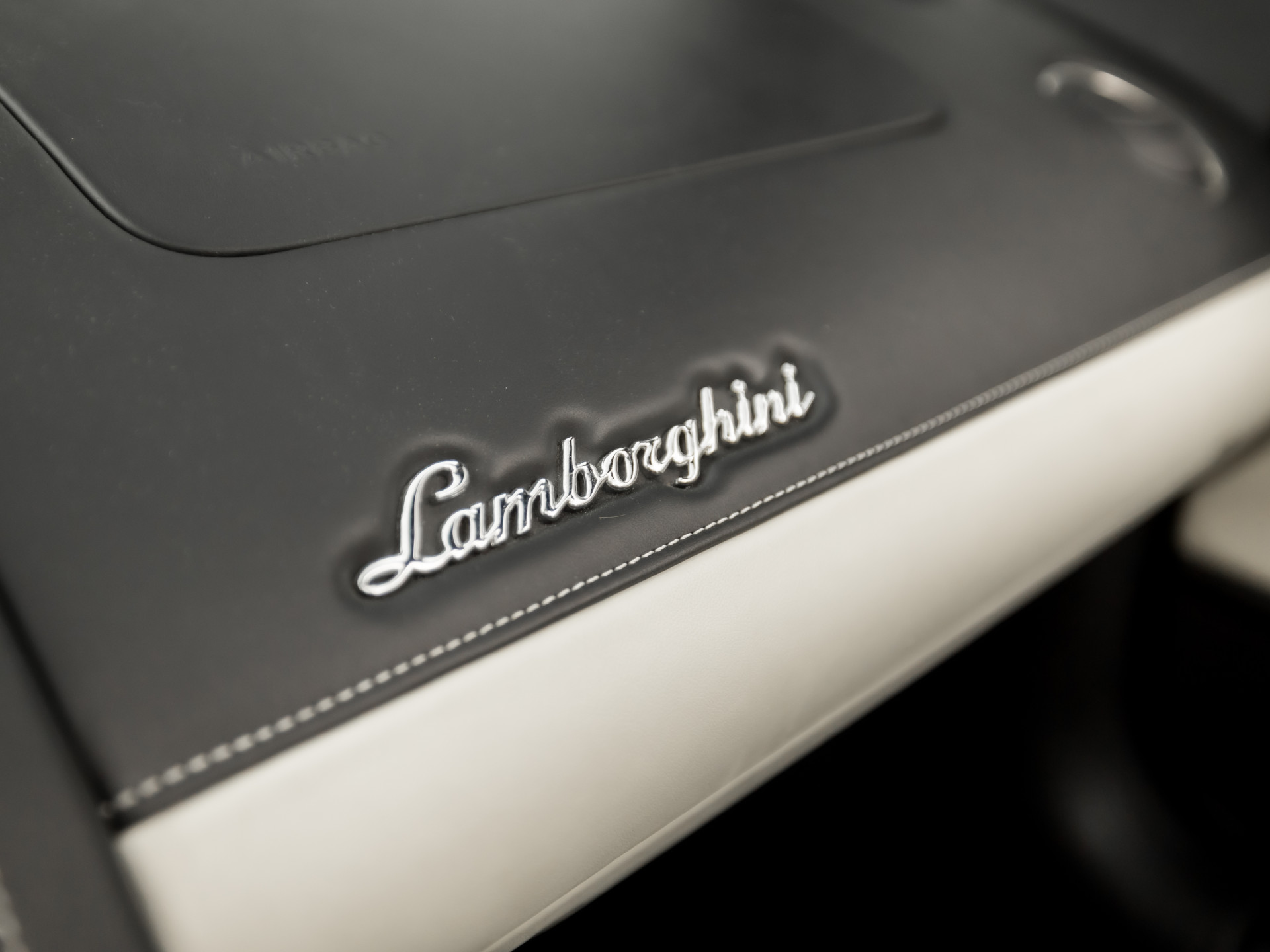 Lamborghini Gallardo 5.2 V10 LP560-4 Automaat 561Pk (FACELIFT, FRONT LIFT, CAMERA, LEDEREN SPORTSTOELEN, SOFT TOP, NAVIGATIE)