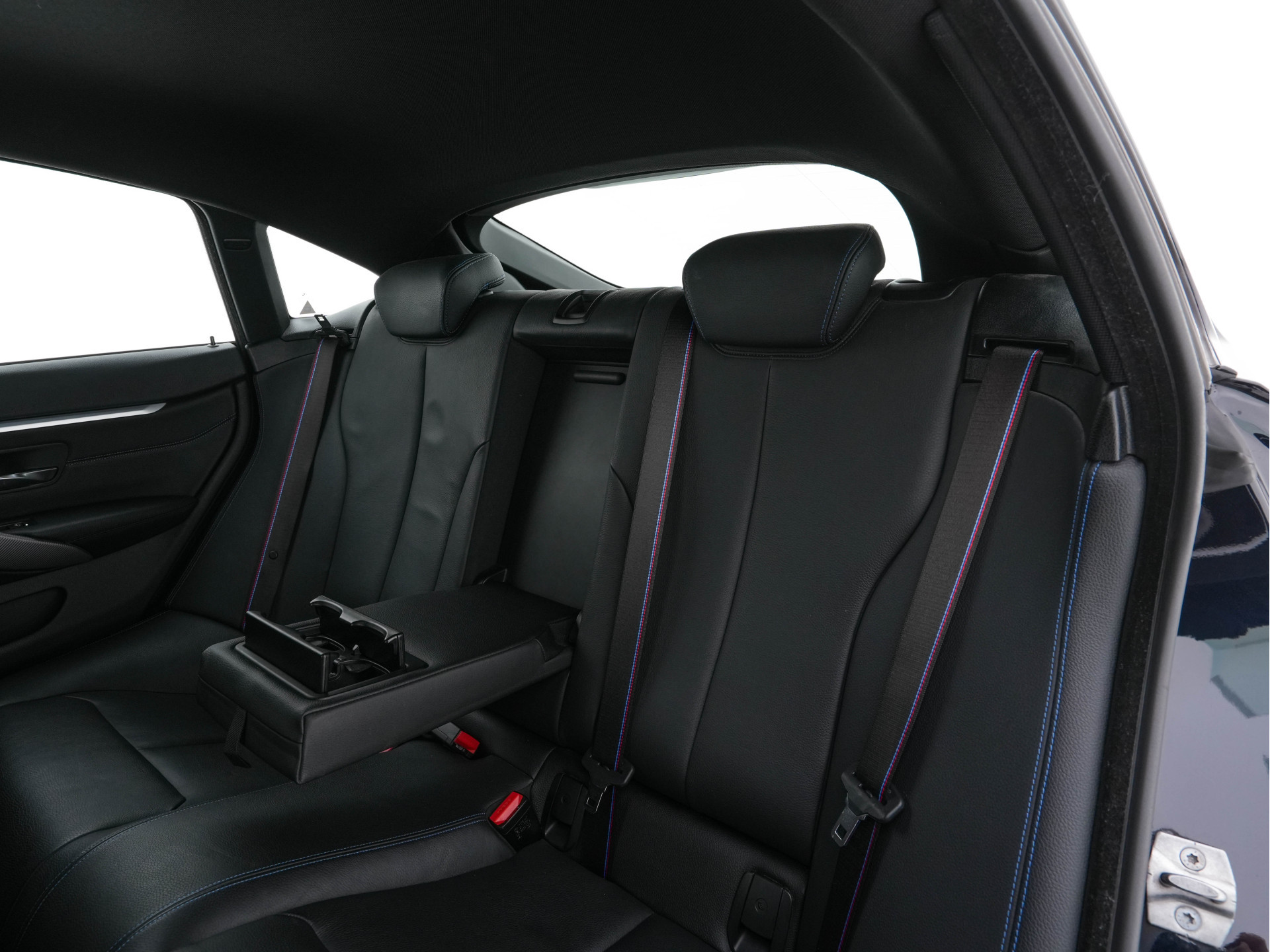 BMW 4-serie Gran Coupé 420i M-Sportpack High Executive Edition (INCL-BTW) Aut. *LEATHER | FULL-LED | DIGI-COCKPIT | HIFI-SOUND | HEATED-SPORTSEATS | DAB+ | CAMERA | SHIFTPADDLES | PRIVACYGLASS | HEAD-UP | TOWBAR | KEYLESS | CARBON-INLAY | 19''ALU*