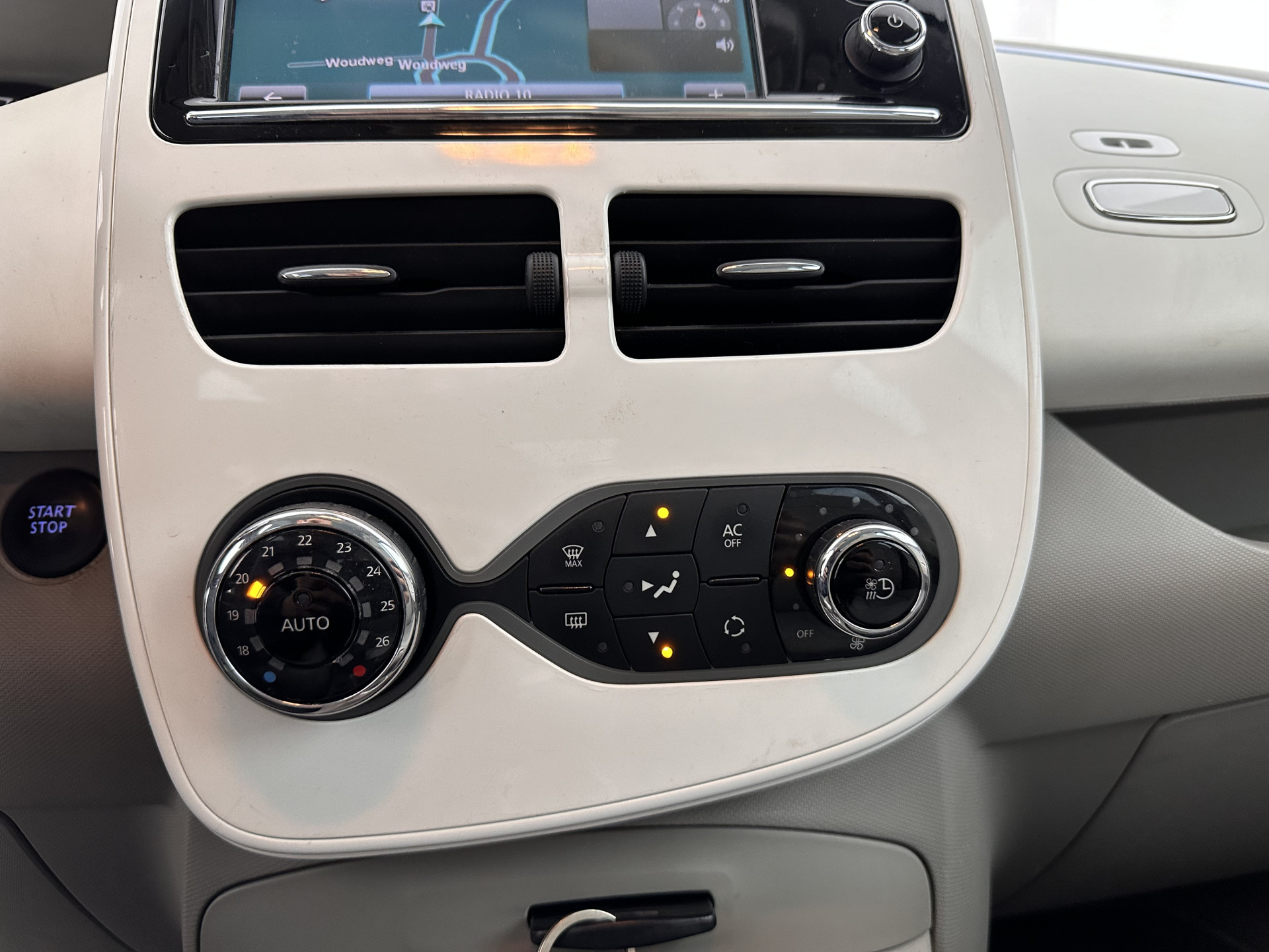 Renault ZOE Q210 Zen Quickcharge R-Link-Pack 22 kWh (ex Accu) [ 3-Fase ] Aut. *NAVI-FULLMAP | DIGI-COCKPIT | LED-LIGHTS | KEYLESS | COMFORT-SEATS | ECC | PDC | CRUISE | 17''ALU*