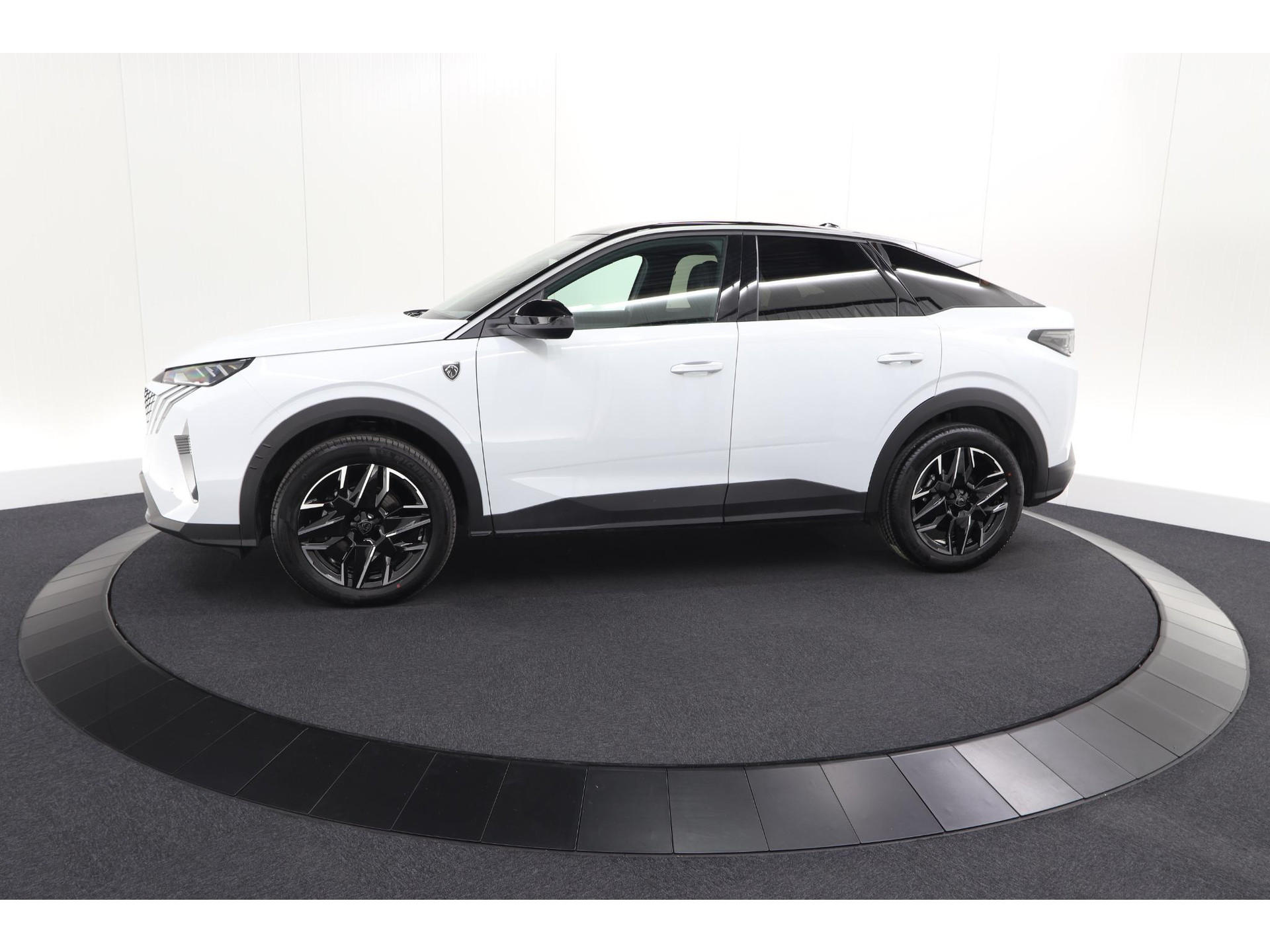 Peugeot 3008 1.2 Hybrid 145 GT | Camera | Adaptieve Cruise Control | Elektrische Kofferklep | Stuurwielverwarming