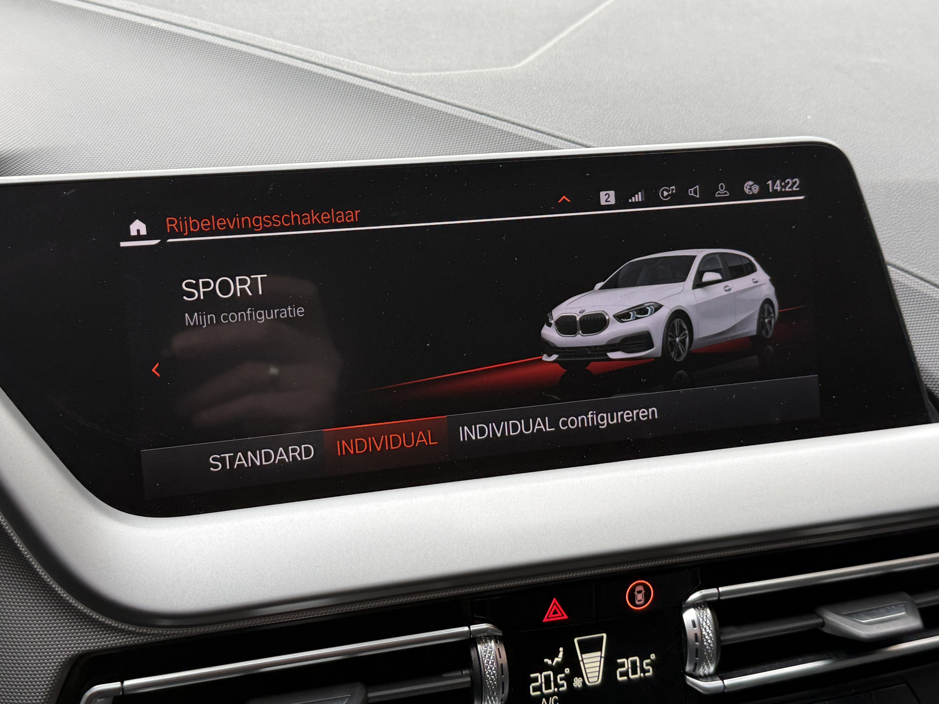 BMW 1-serie 116i Business Edition | Zwarte grill | Apple Carplay | DAB+ | PDC V+A