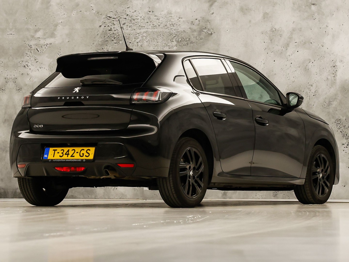 Peugeot 208 1.2 PureTech Allure Pack Automaat (VIRTUAL COCKPIT, BLACK PACK, APPLE CARPLAY, GROOT NAVI, 360 CAMERA, SPORTSTOELEN, GETINT GLAS, LM VELGEN, NIEUWSTAAT)