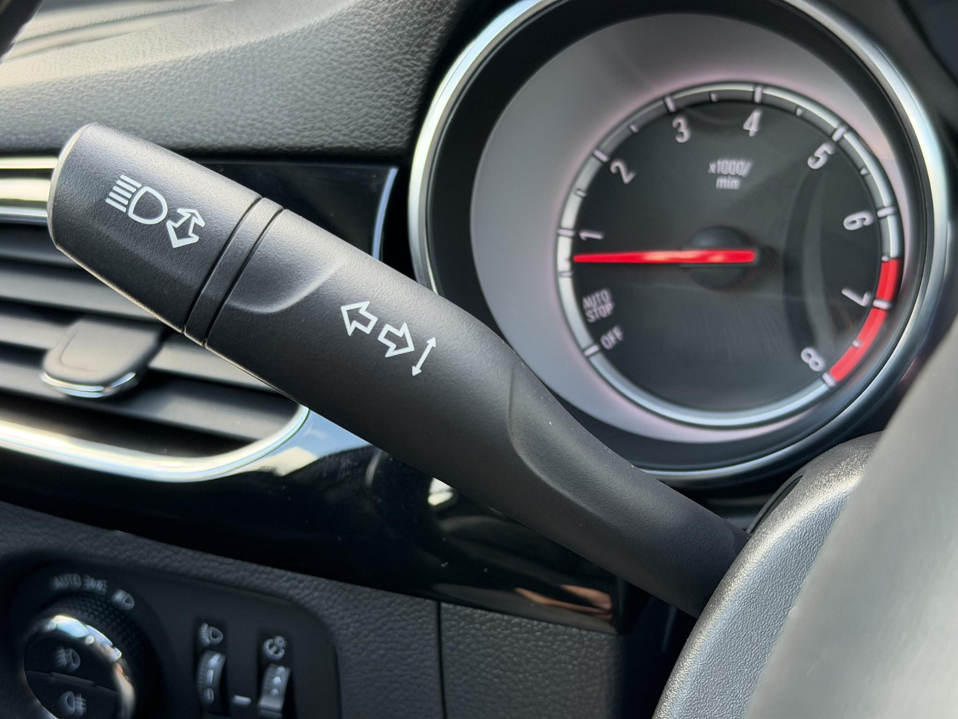 Opel Astra Sports Tourer 1.4 Innovation 2e Eigenaar,Apple Carplay/Android Auto,150pk,Halfleder,Trekhaak,Keyless,Clima,Cruise,Lm velgen,Pdc V+A,N.A.P,Dealer Onderhouden,Rijstrooksensor,Apk tot 03-2027