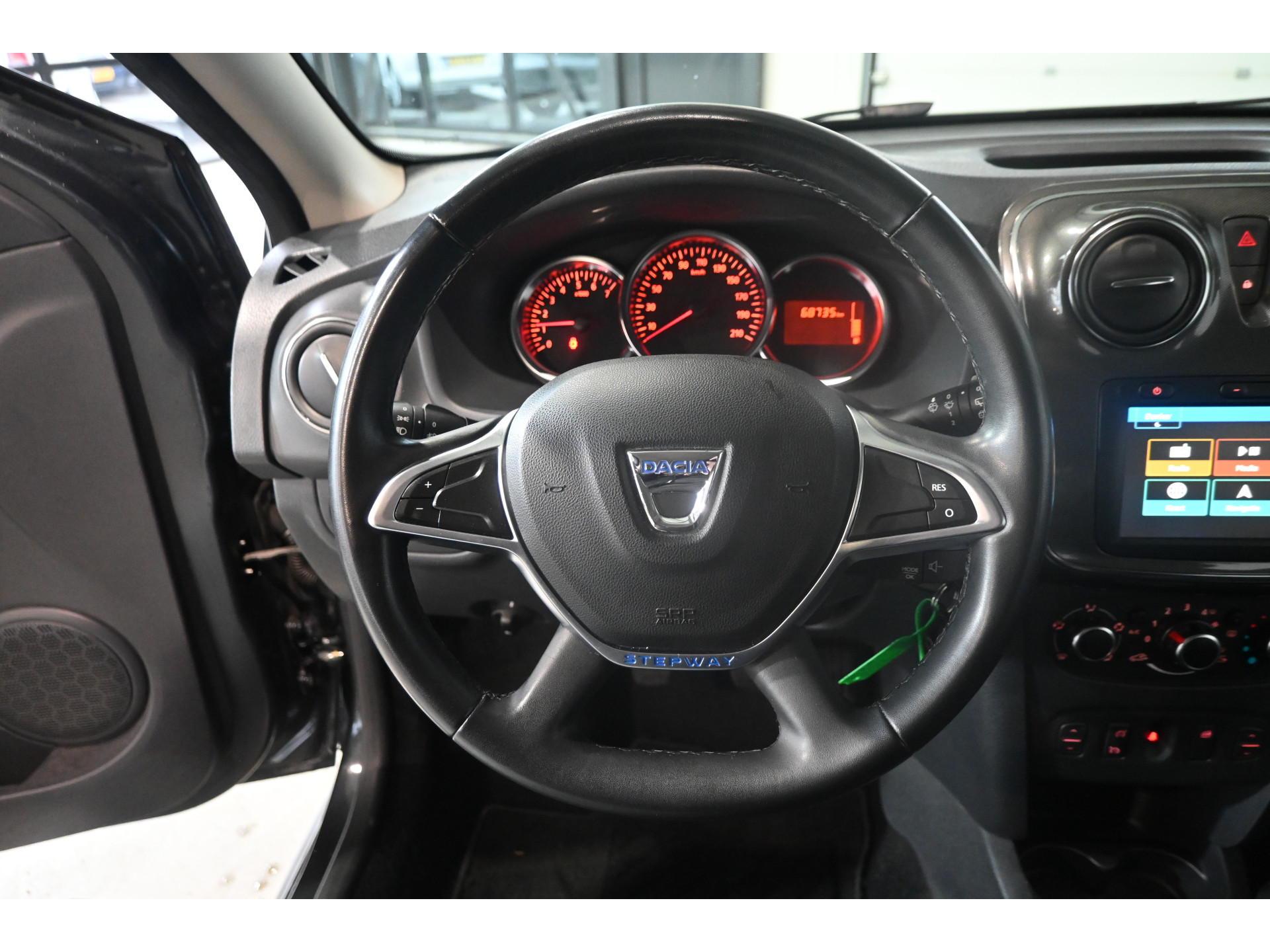 Dacia Sandero 0.9 TCe Stepway Tech Road Airco Navigatie Trekhaak Goed Onderhouden! Inruil Mogelijk!