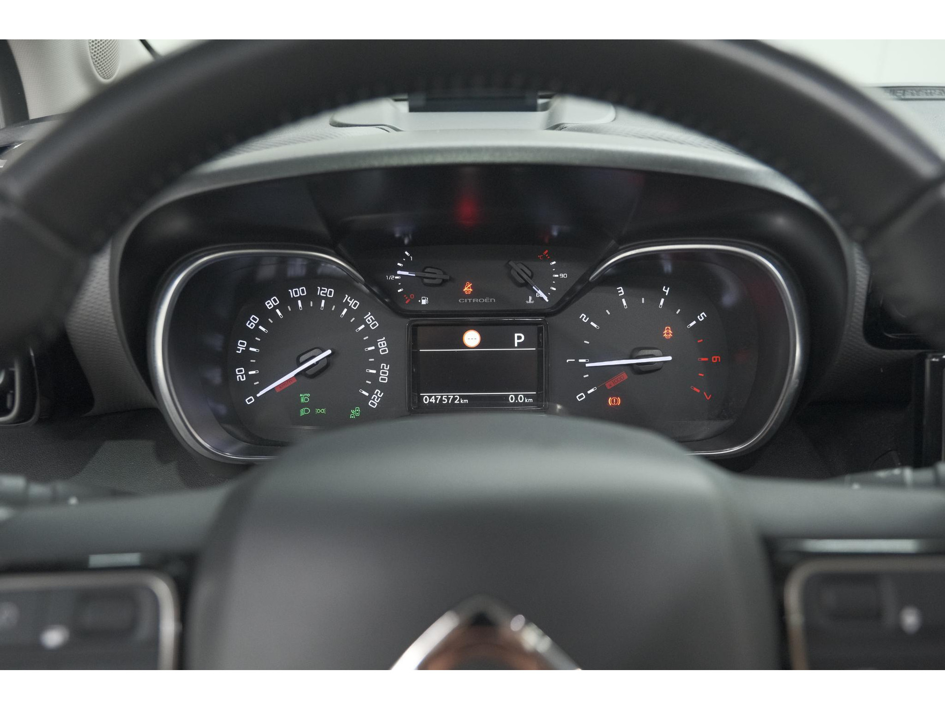 Citroen C3 Aircross PureTech 110 EAT6 Shine | Trekhaak | Panoramadak | Head-Up Display | Camera | Navigatie