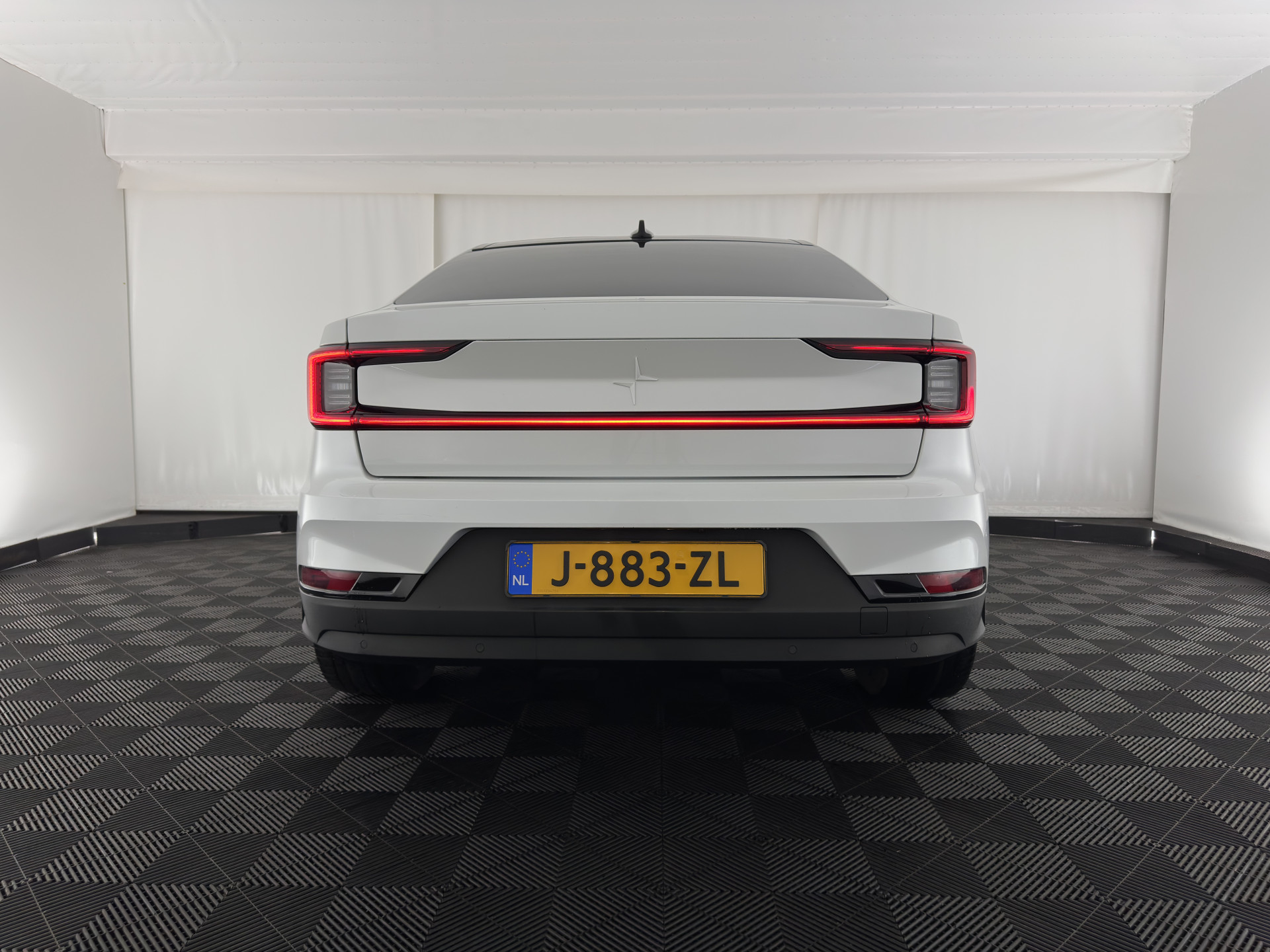 Polestar 2 Long Range Dual Motor Perfomance 78 kwh [ 3-Fase ]  { SOH-95% } (INCL-BTW) Aut. *PANO | NAVI-FULLMAP | HARMAN/KARDON-AUDIO | FULL-LED | KEYLESS | DIGI-COCKPIT | MEMORY-PACK |  CARPLAY | DAB+ | HEATED-SPORTSEATS | TOPVIEW | ADAPTIVE-CRUISE |  20
