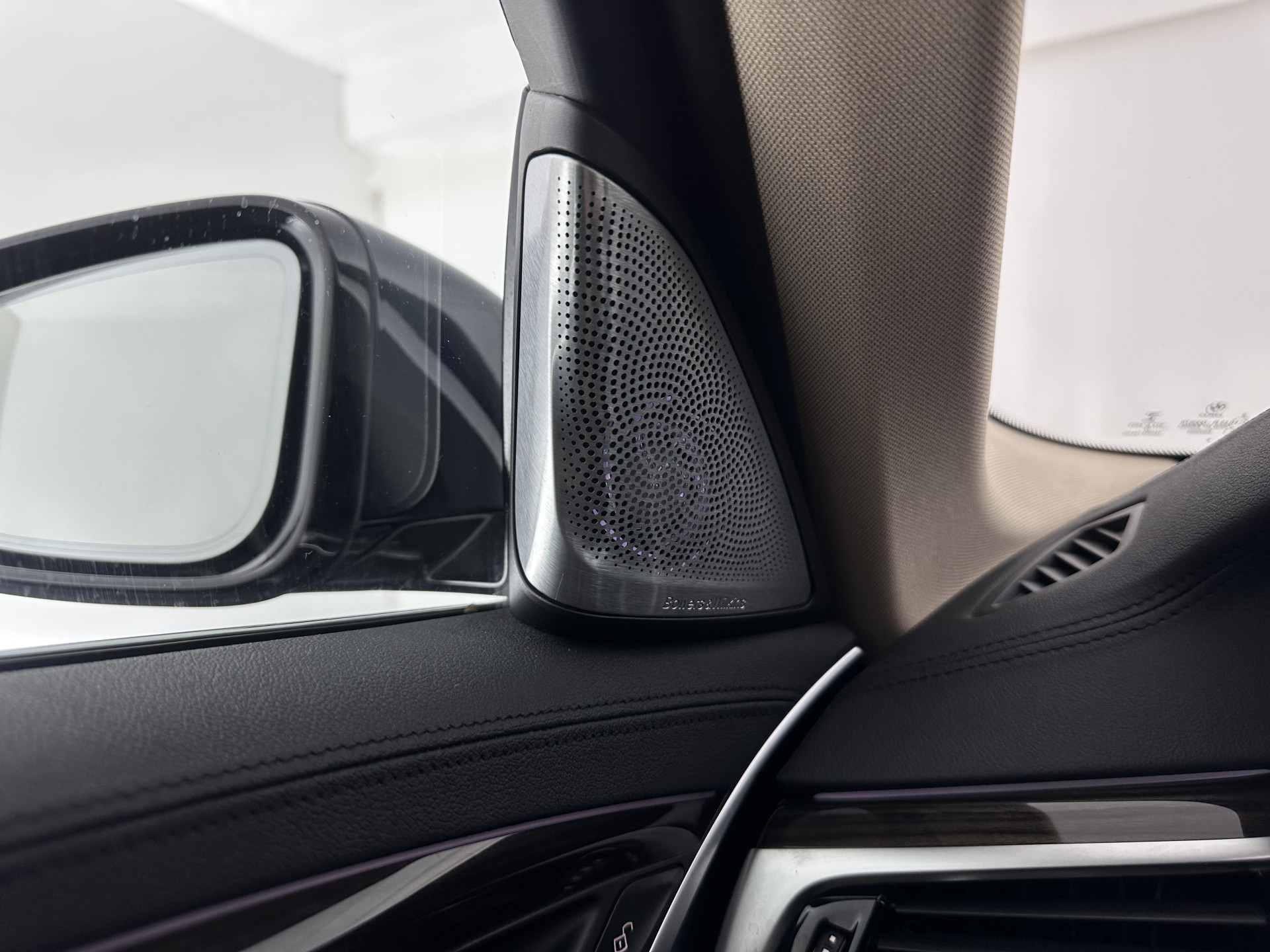 BMW 5-serie Touring 530d High Executive Luxury-Line Aut. *PANO | BOWERS-WILKINS | LEATHER | FULL-LED | ADAPTIVE-CRUISE | BLINDSPOT | MEMORY-PACK | TOPVIEW | HEAD-UP | HEATED-COMFORTSEATS | DIGI-COCKPIT | NAVI-FULLMAP | TOWBAR | 19''ALU*