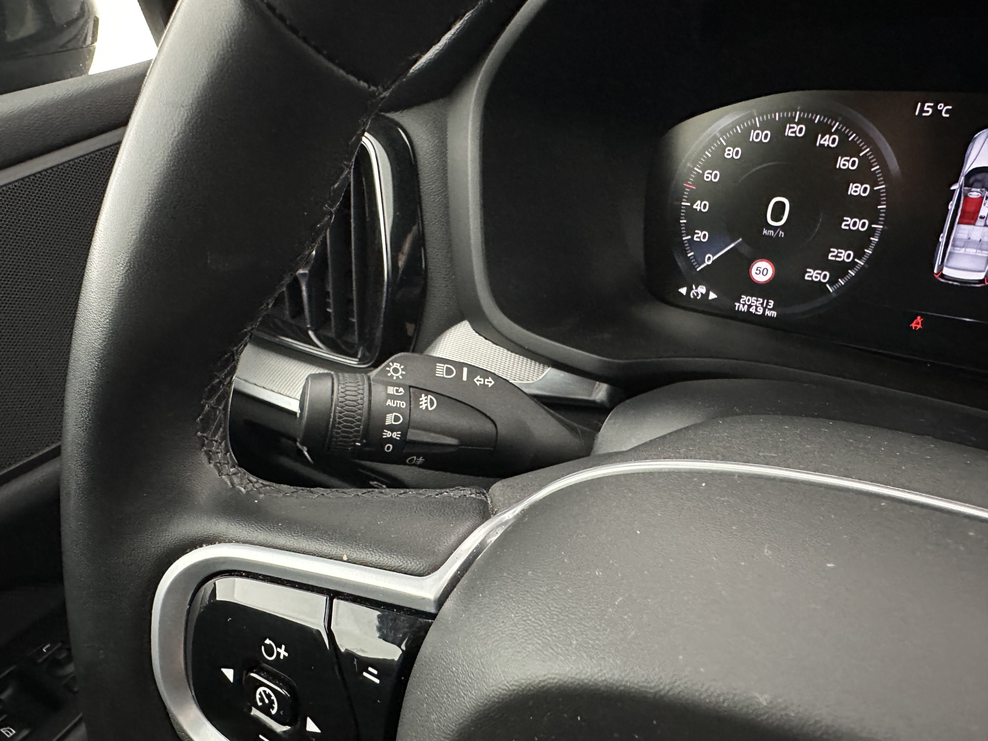 Volvo V60 2.0 B3 R-Design (INCL-BTW) *LEATHER-FABRIC | DIGI-COCKPIT | FULL-LED | MEMORY-PACK | HEATED-SPORTSEATS | LANE-ASSIST | NAVI-FULLMAP | CAMERA | DAB+ | PRIVACY-GLASS | ECC | PDC | TOWBAR | 19''ALU*