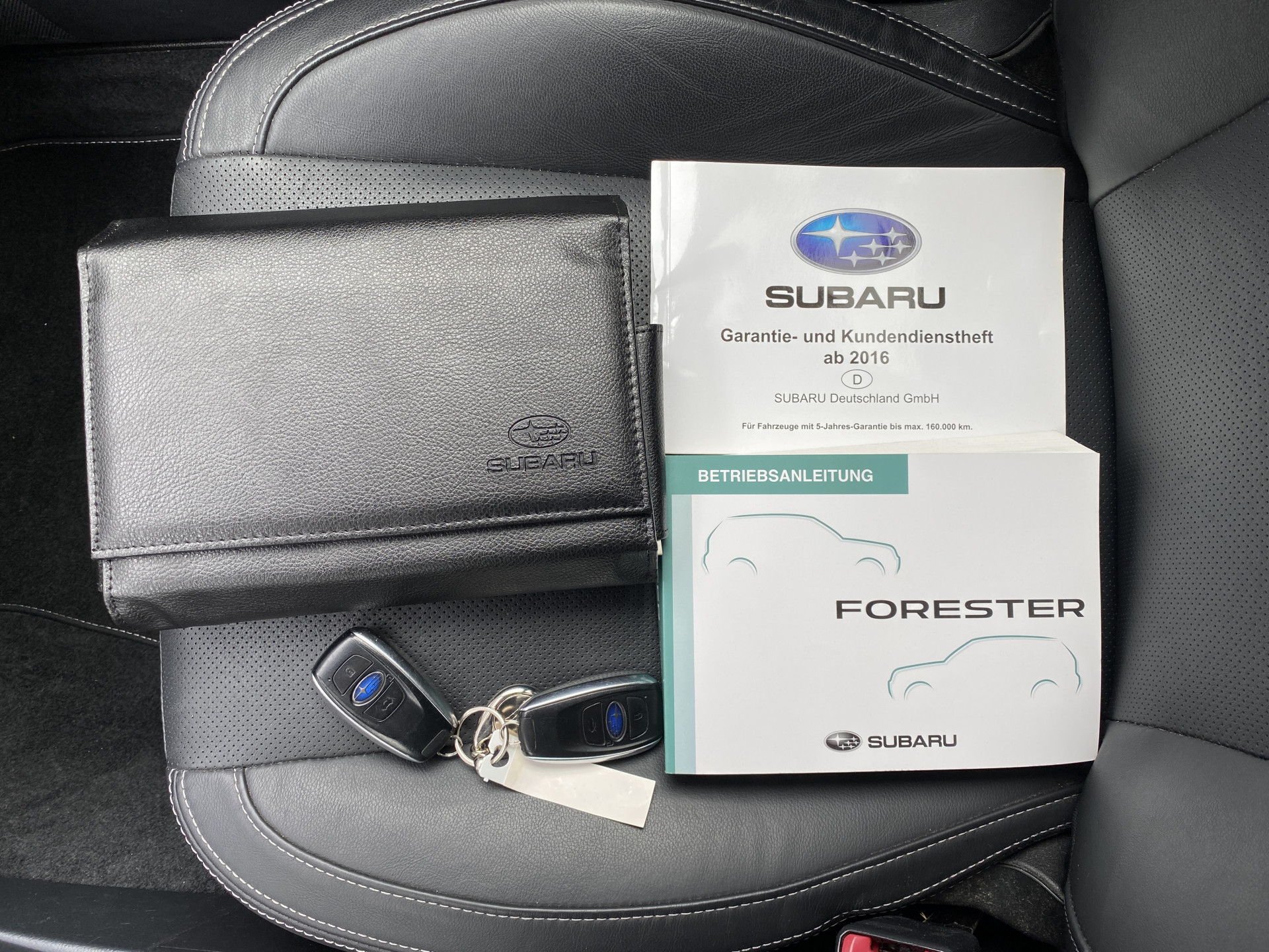 Subaru Forester 2.0 AWD Premium 150 pk AUT. | 1e eigenaar | dealer onderhouden | navigatie | leder interieur | panoramadak | keyless