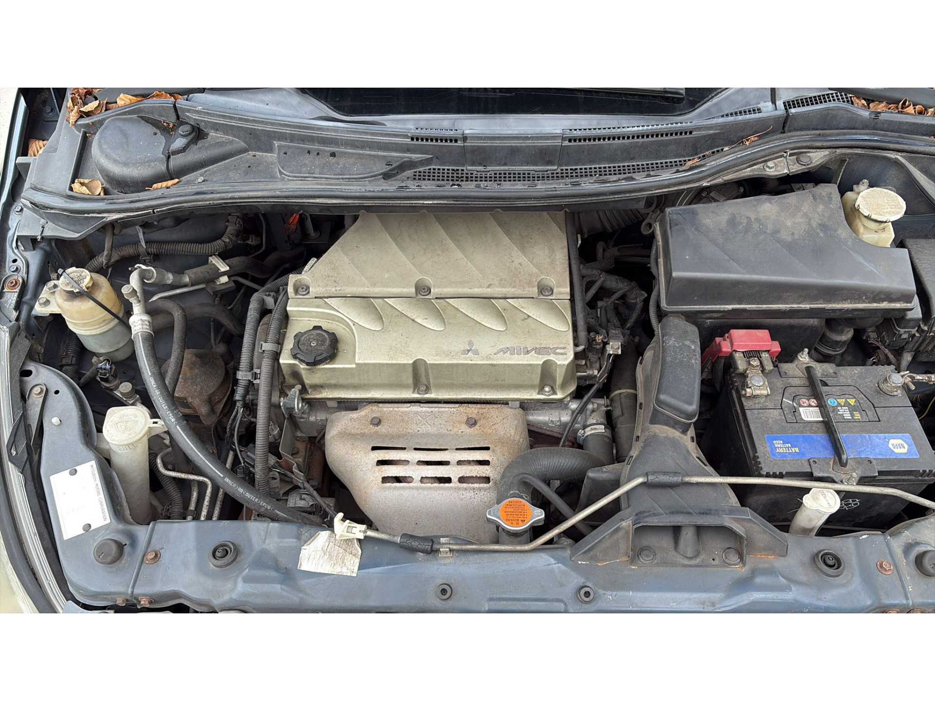 Mitsubishi Grandis 2.4-16V 7 Zits Only Export