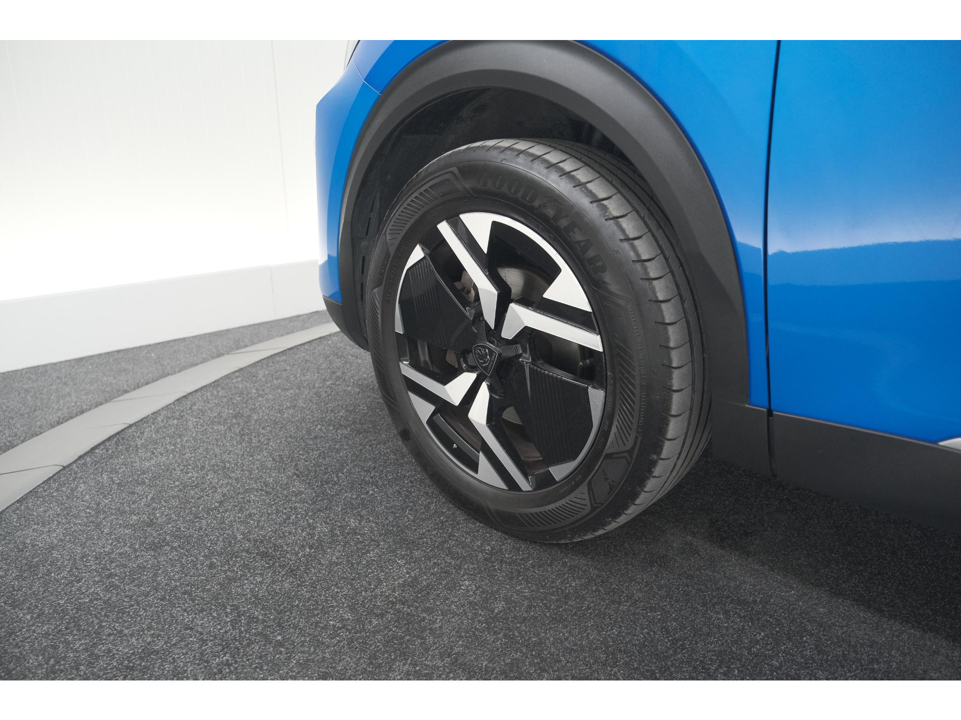Peugeot 2008 PureTech 130 EAT8 Blue Lease Allure | Camera | Navigatie | Parkeersensoren | Apple Carplay
