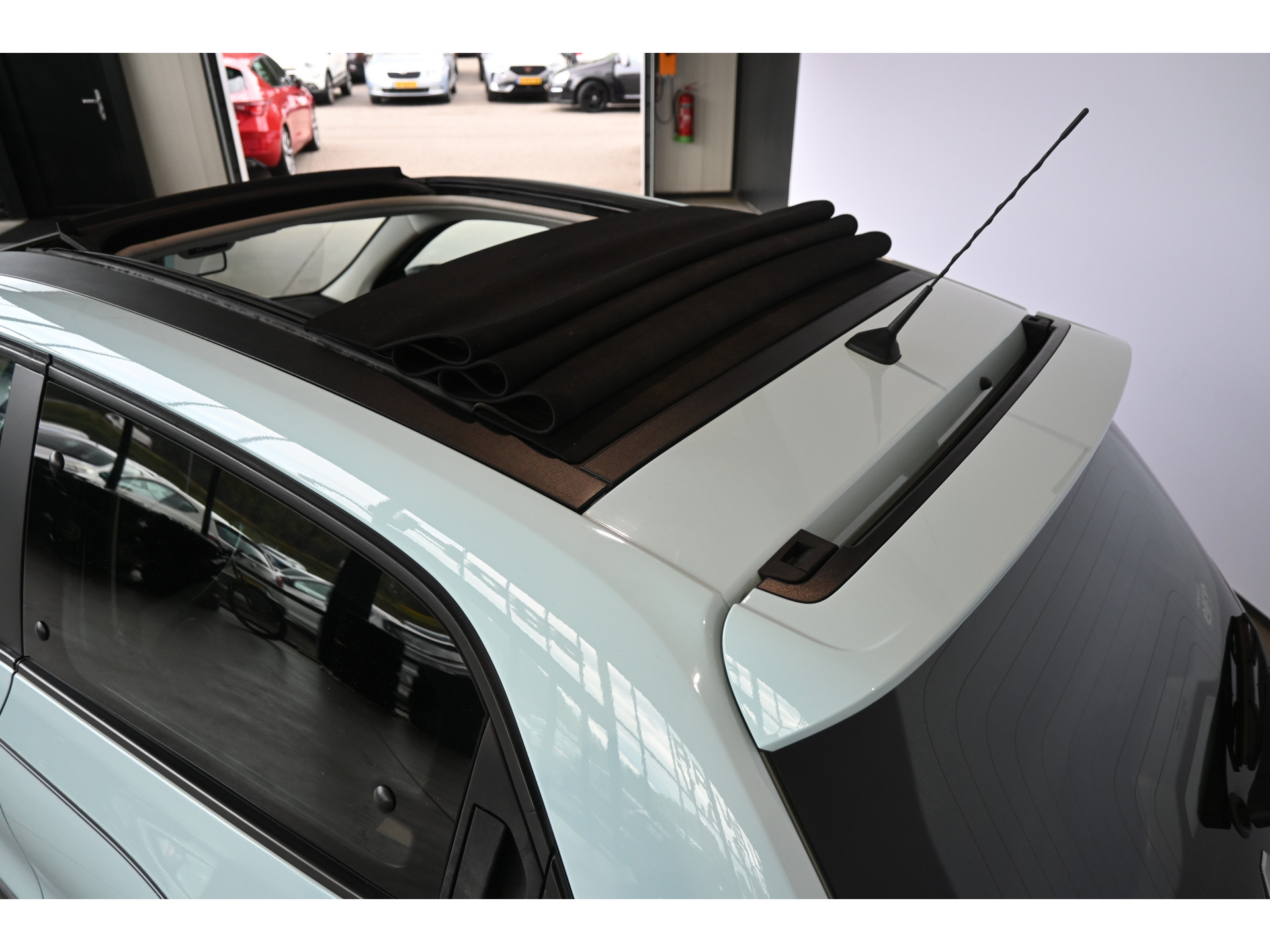 Renault Twingo 1.0 SCe Serie Signature VIVA Airco Schuif / vouwdak Cruise control 100% Onderhouden! Inruil Mogelijk!