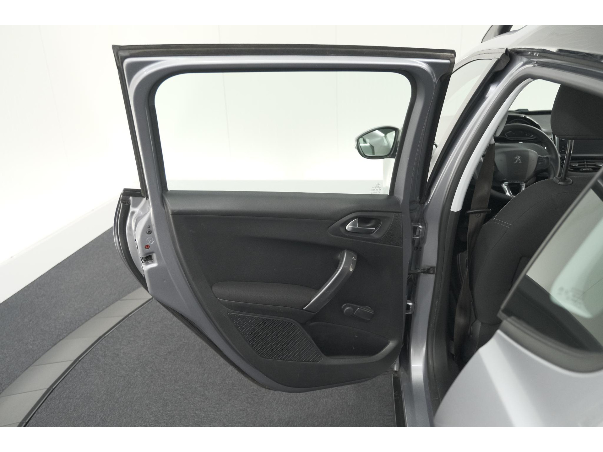 Peugeot 2008 PureTech 110 Blue Lion | Trekhaak | Apple Carplay | Parkeersensoren