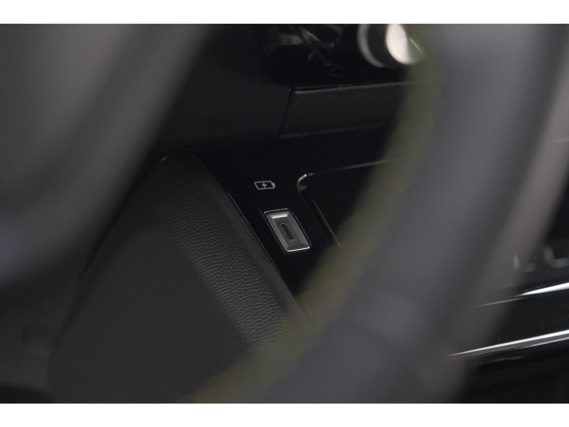 Peugeot 2008 PureTech 130 GT Pack | Panoramadak | Camera | Adaptieve Cruise Control | Stoelverwarming