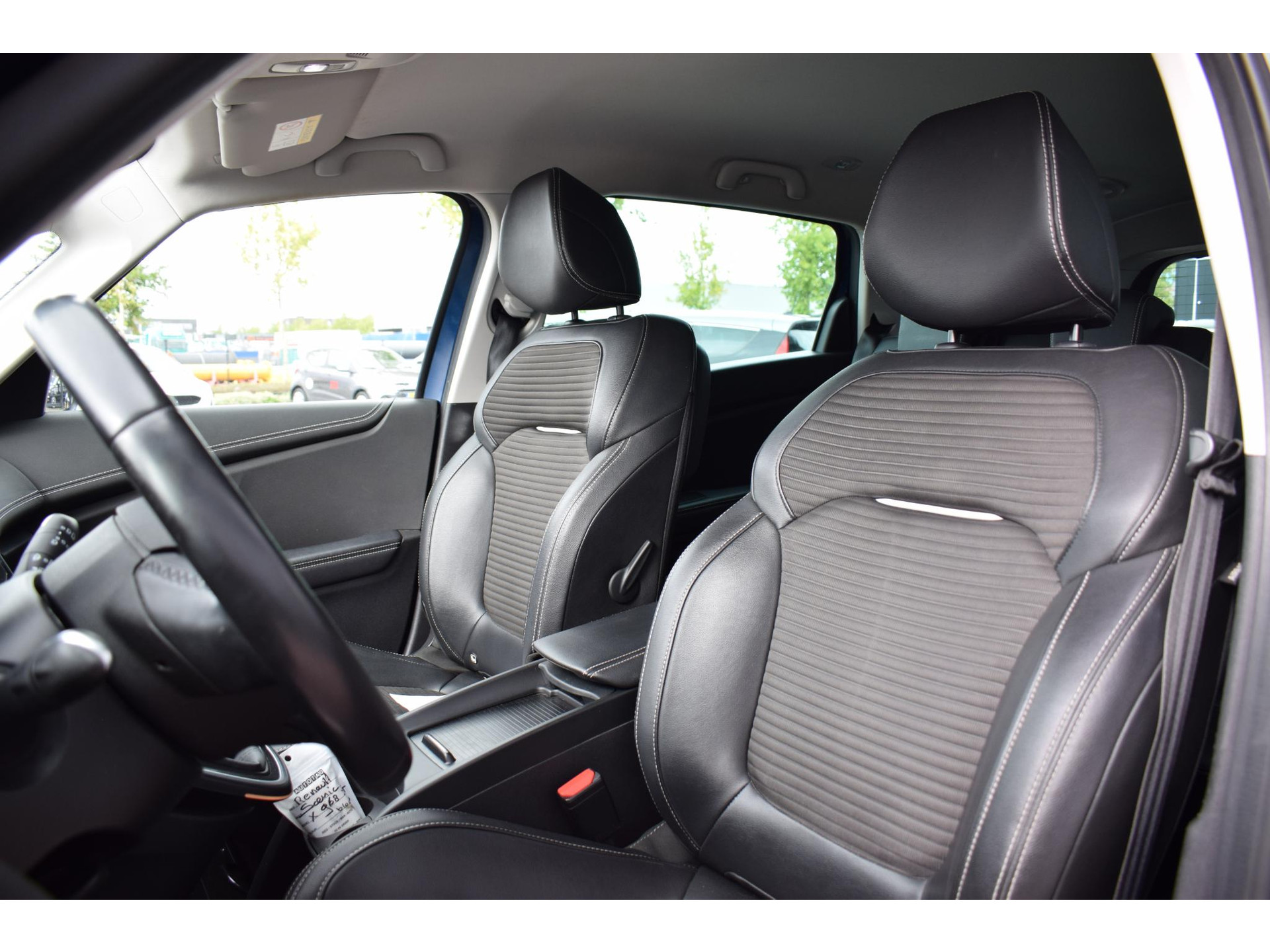 Renault Grand Scénic 1.3 TCe Intens 7p. | Trekhaak | Half Leer | Stoelverw. | Bose