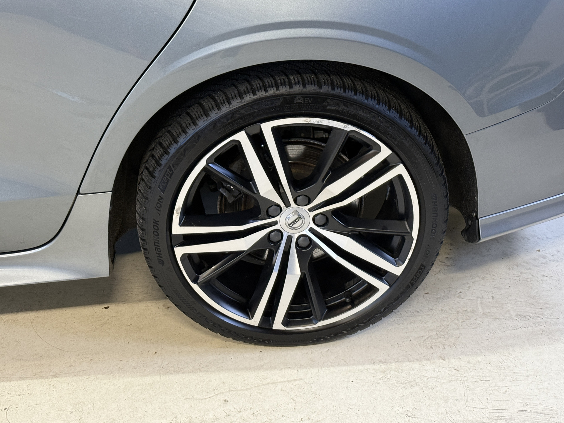 Volvo V60 2.0 B4 Business Pro | R-Design | Stoel/Stuurverwarming | Camera | Navi | Panoramadak