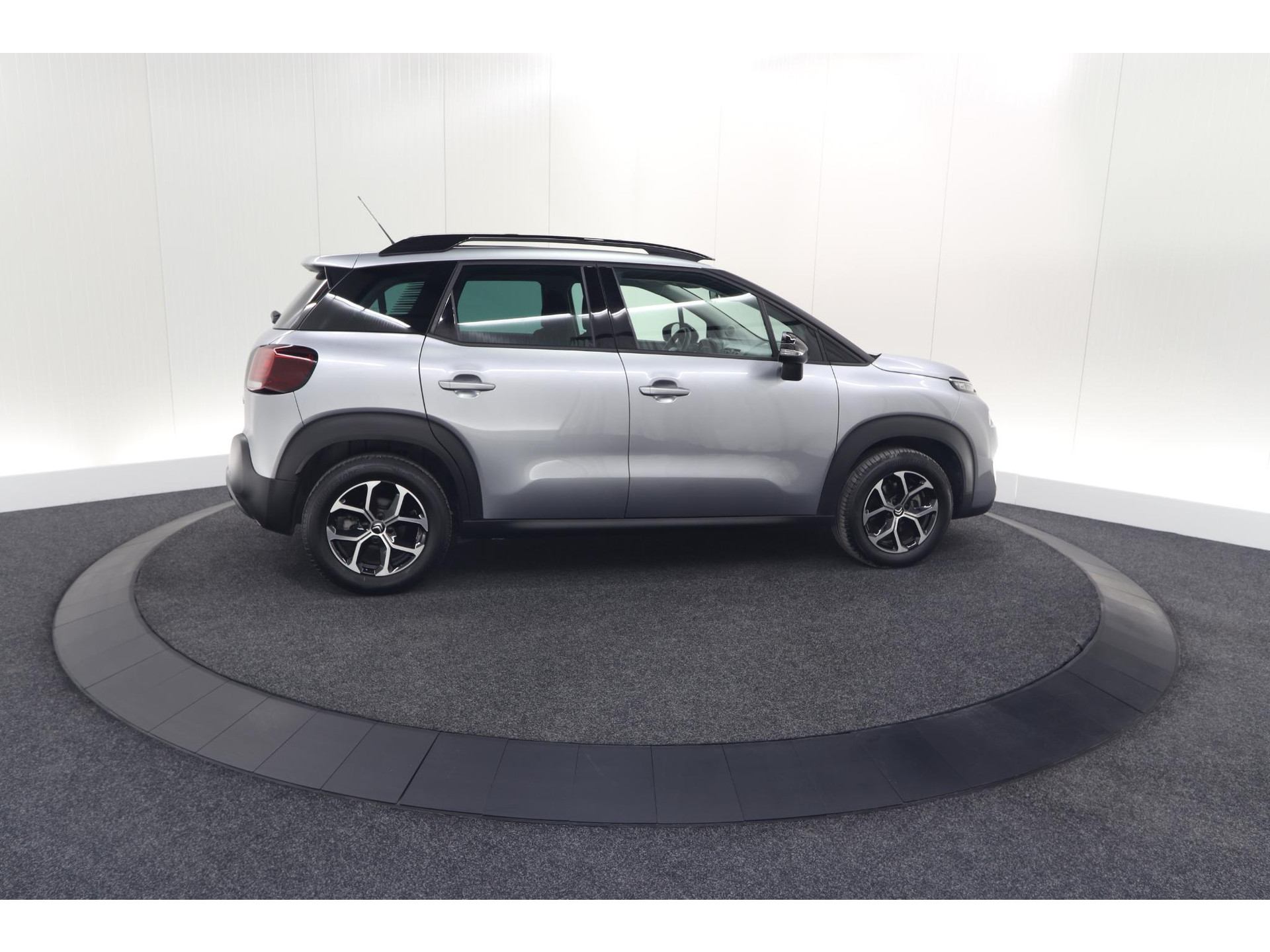 Citroen C3 Aircross PureTech 130 EAT6 Max | Parkeersensoren | Stoelverwarming | Apple Carplay | 16 Inch Lichtmetalen Velgen