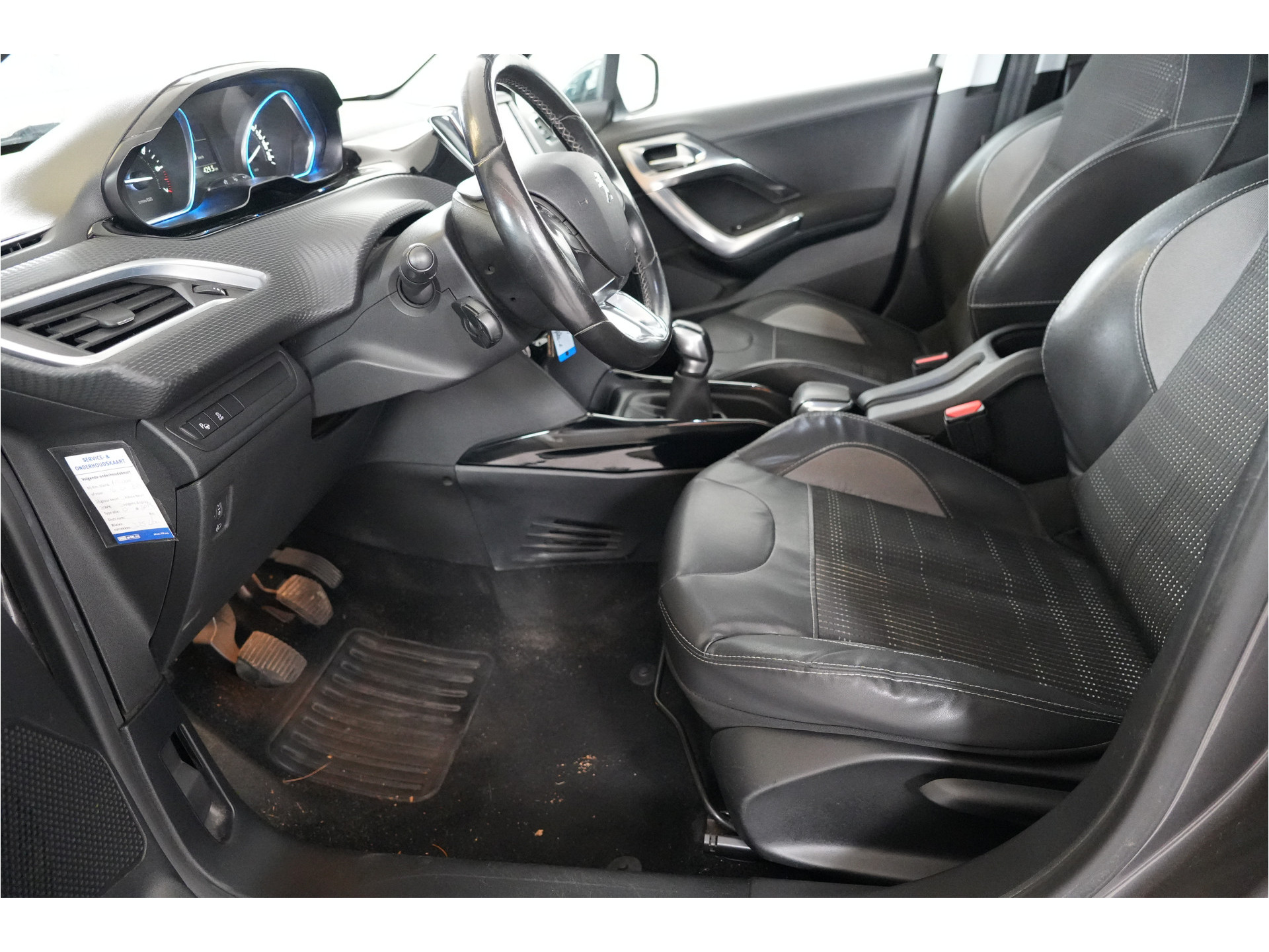 Peugeot 2008 1.2 PureTech Allure | Trekhaak | Cruise | Navi | Climate |