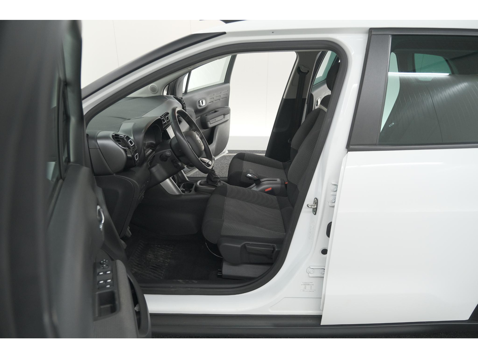 Citroen C3 Aircross PureTech 110 Feel | Navigatie | Parkeersensoren | Climate Control | Apple Carplay