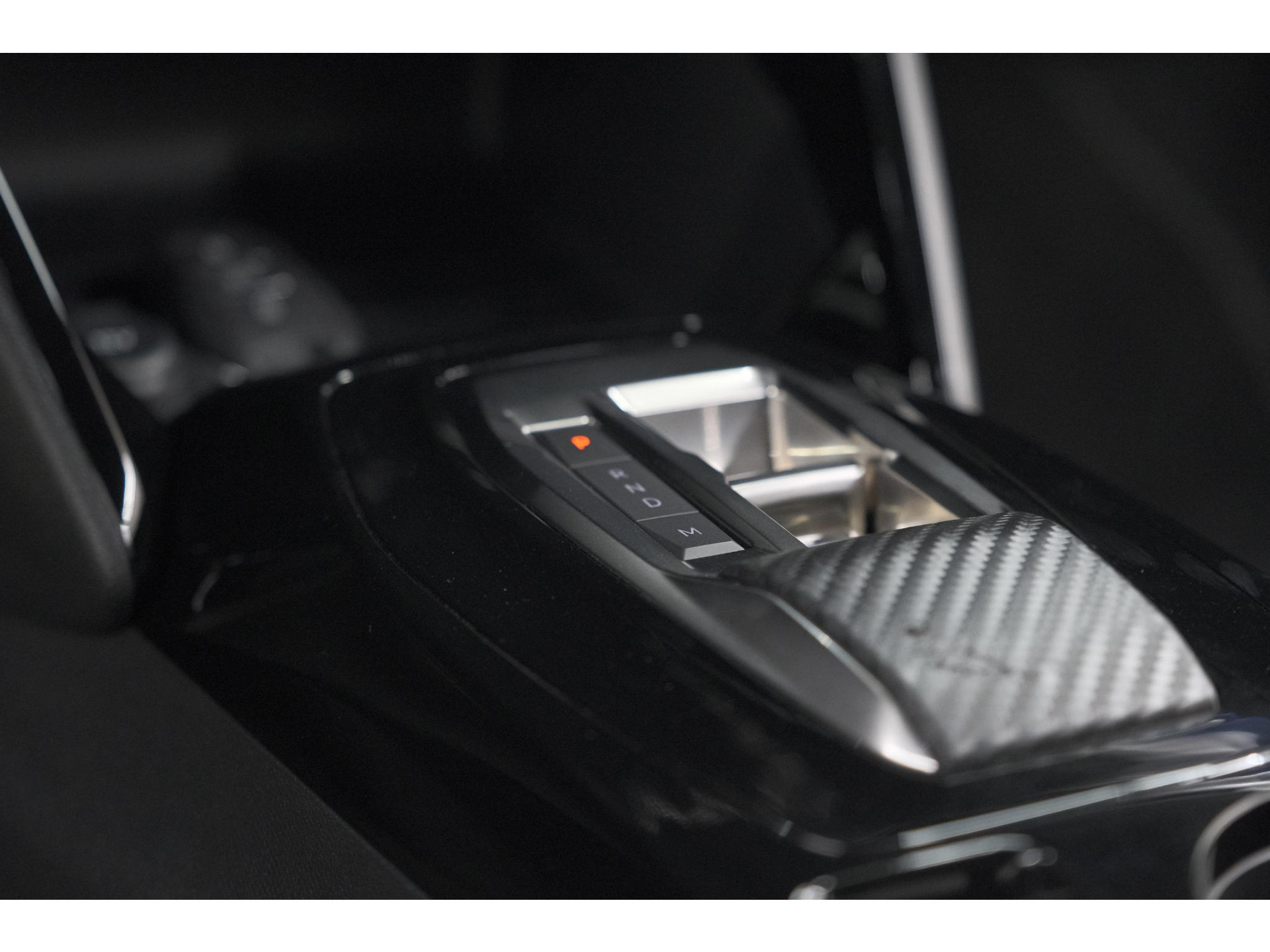 Peugeot 208 Hybrid 136 e-DCS6 GT | Camera | Apple Carplay | Parkeersensoren