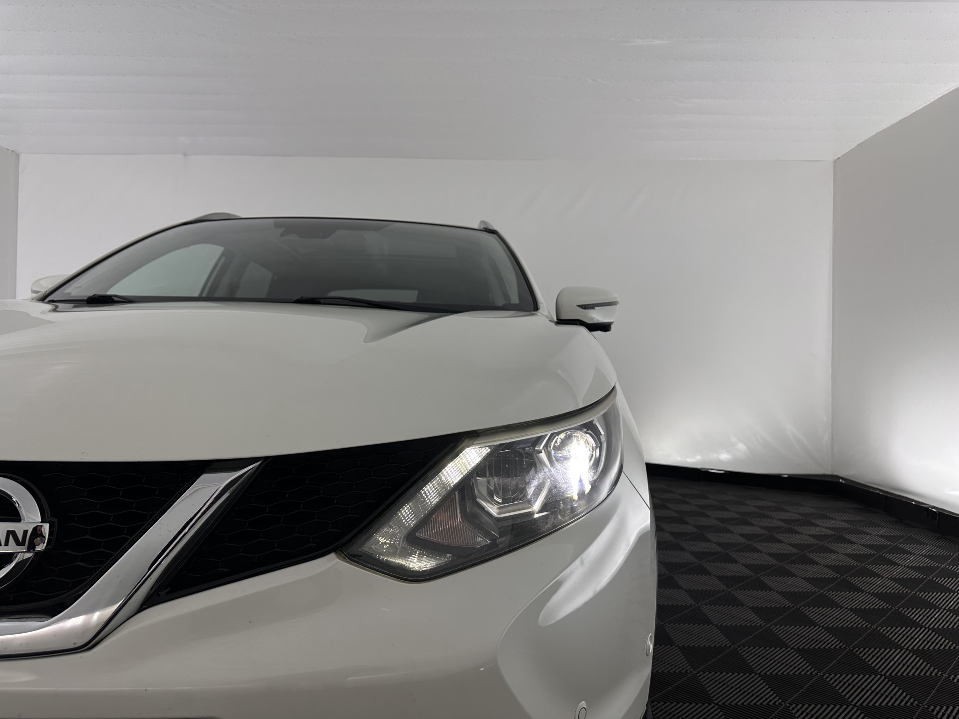 Nissan Qashqai 1.2 Tekna *PANO | FULL-LEATHER | TOP-VIEW | BLIND-SPOT | NAVI-FULLMAP | HEATED-COMFORTSEATS | KEYLESS | DAB+ | PRIVACY-GLASS | 19''ALU | TOWBAR*